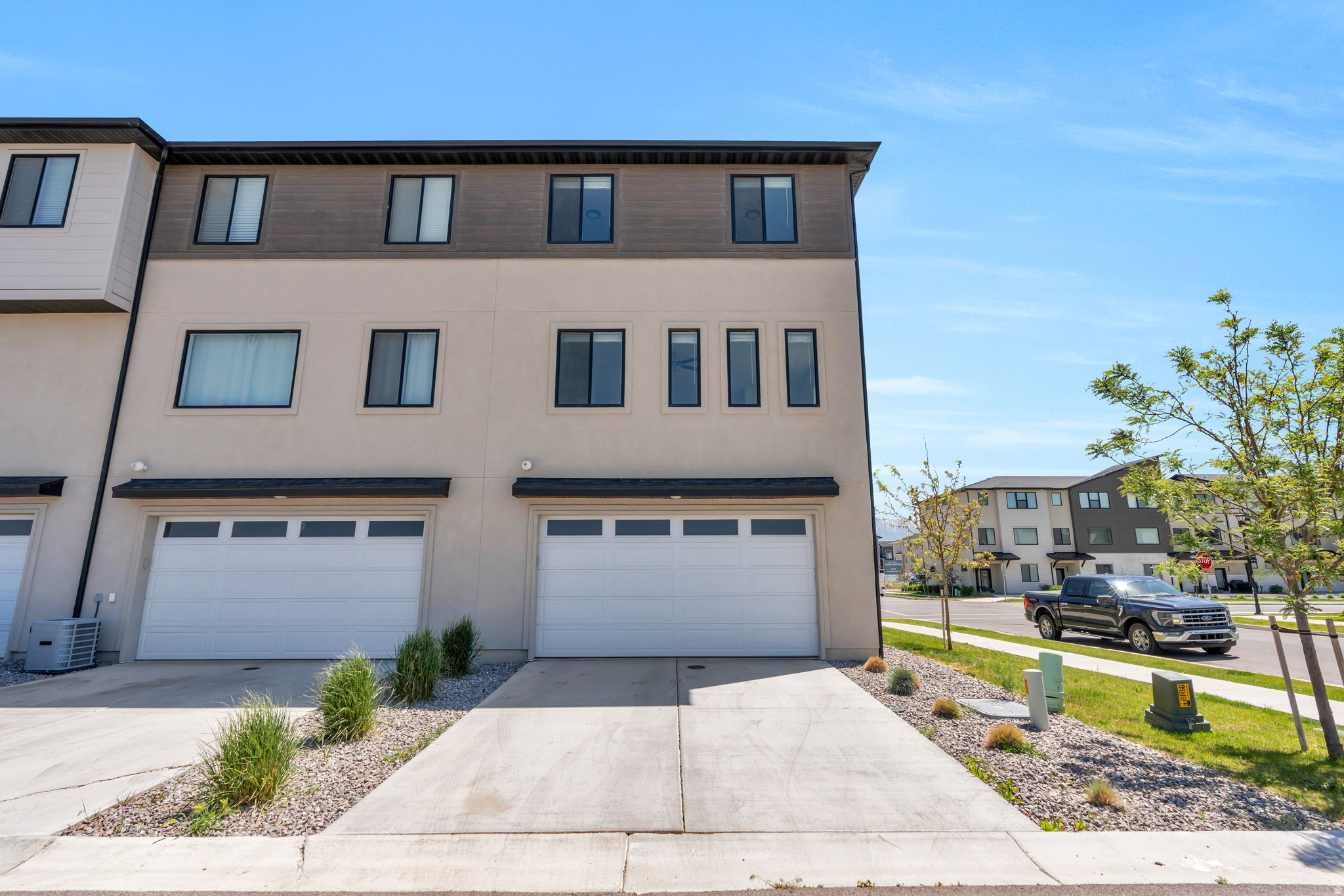 LAKESHORE LANDING - Residential