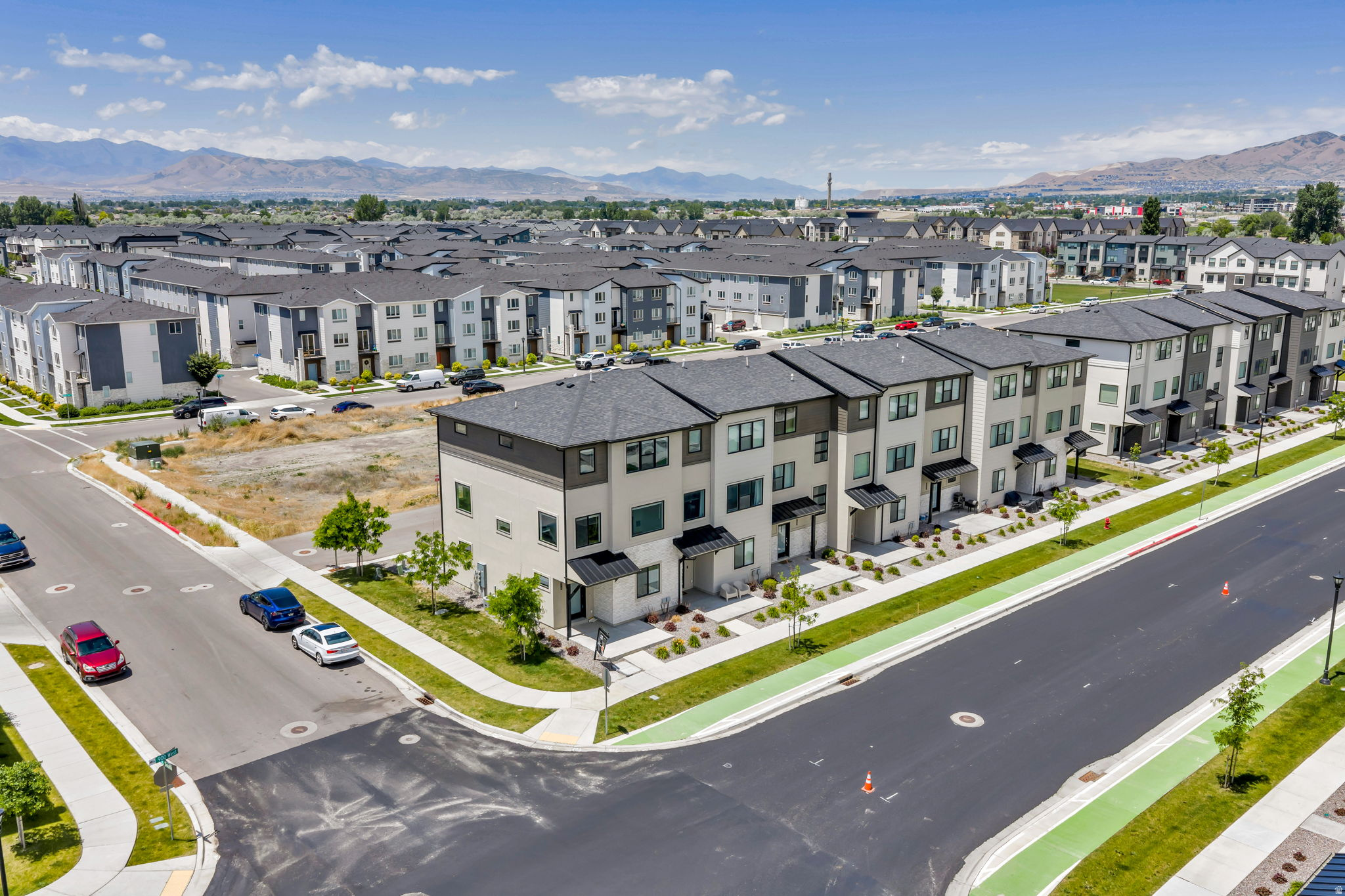LAKESHORE LANDING - Residential