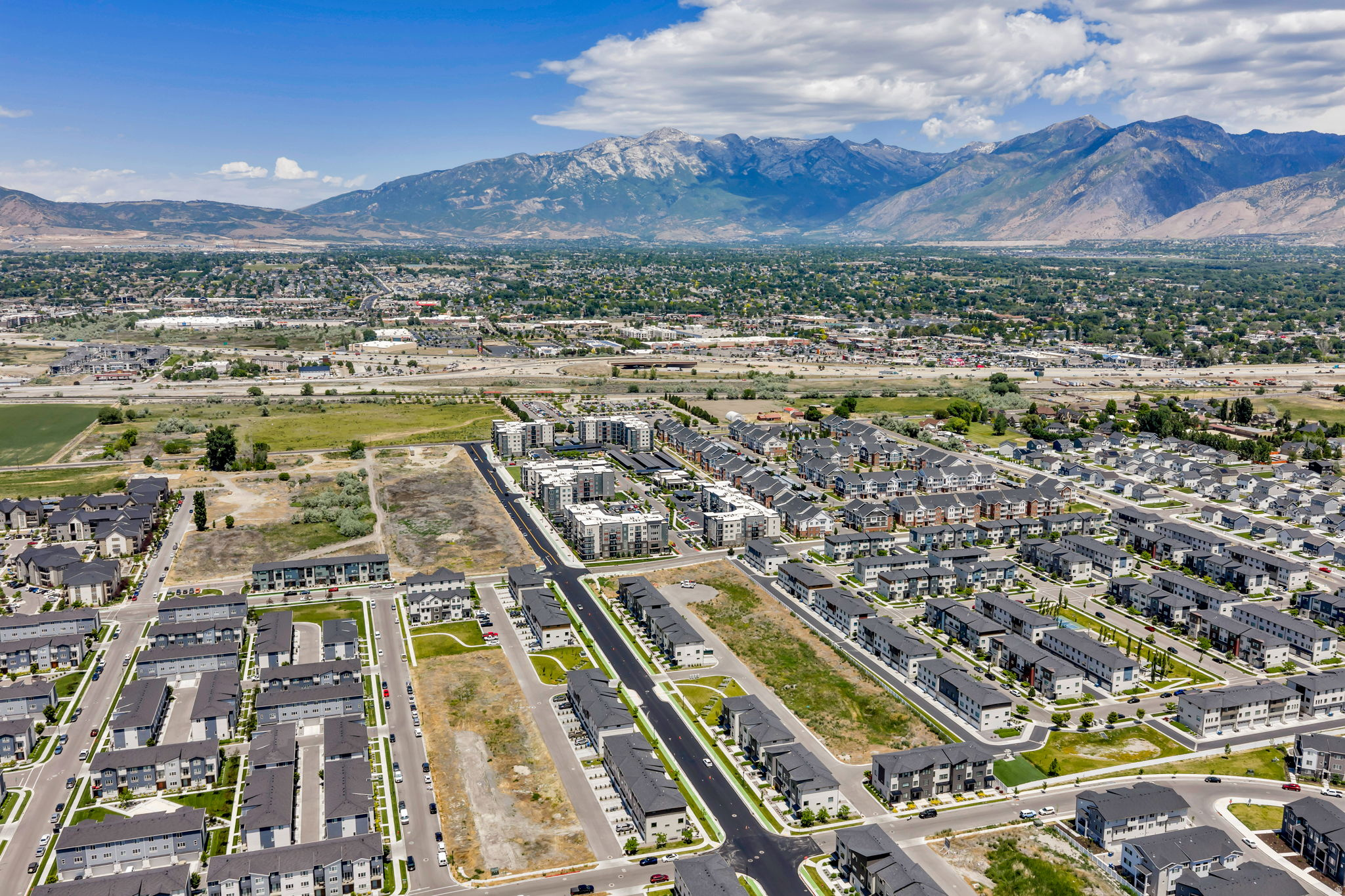 LAKESHORE LANDING - Residential