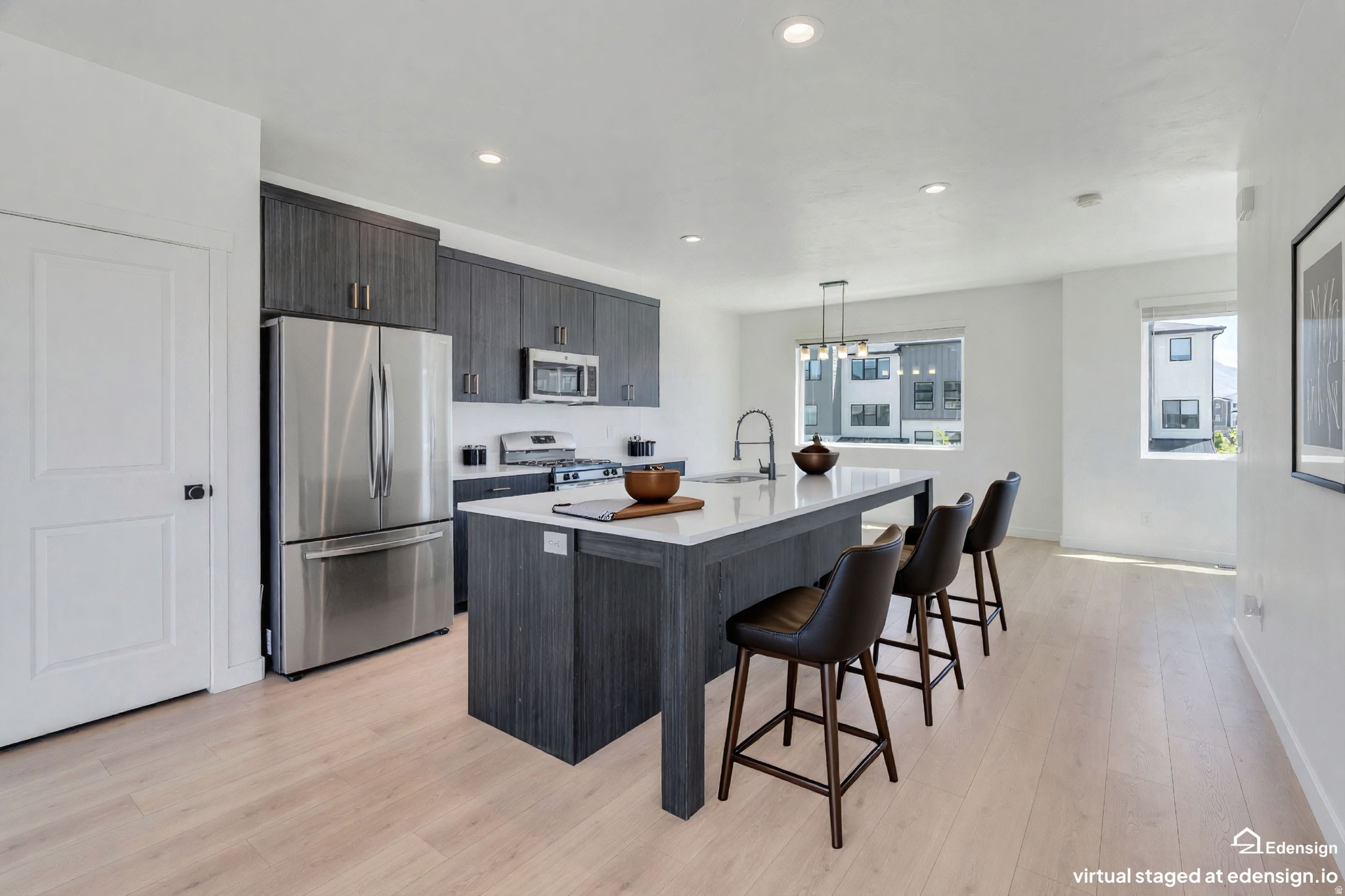 LAKESHORE LANDING - Residential