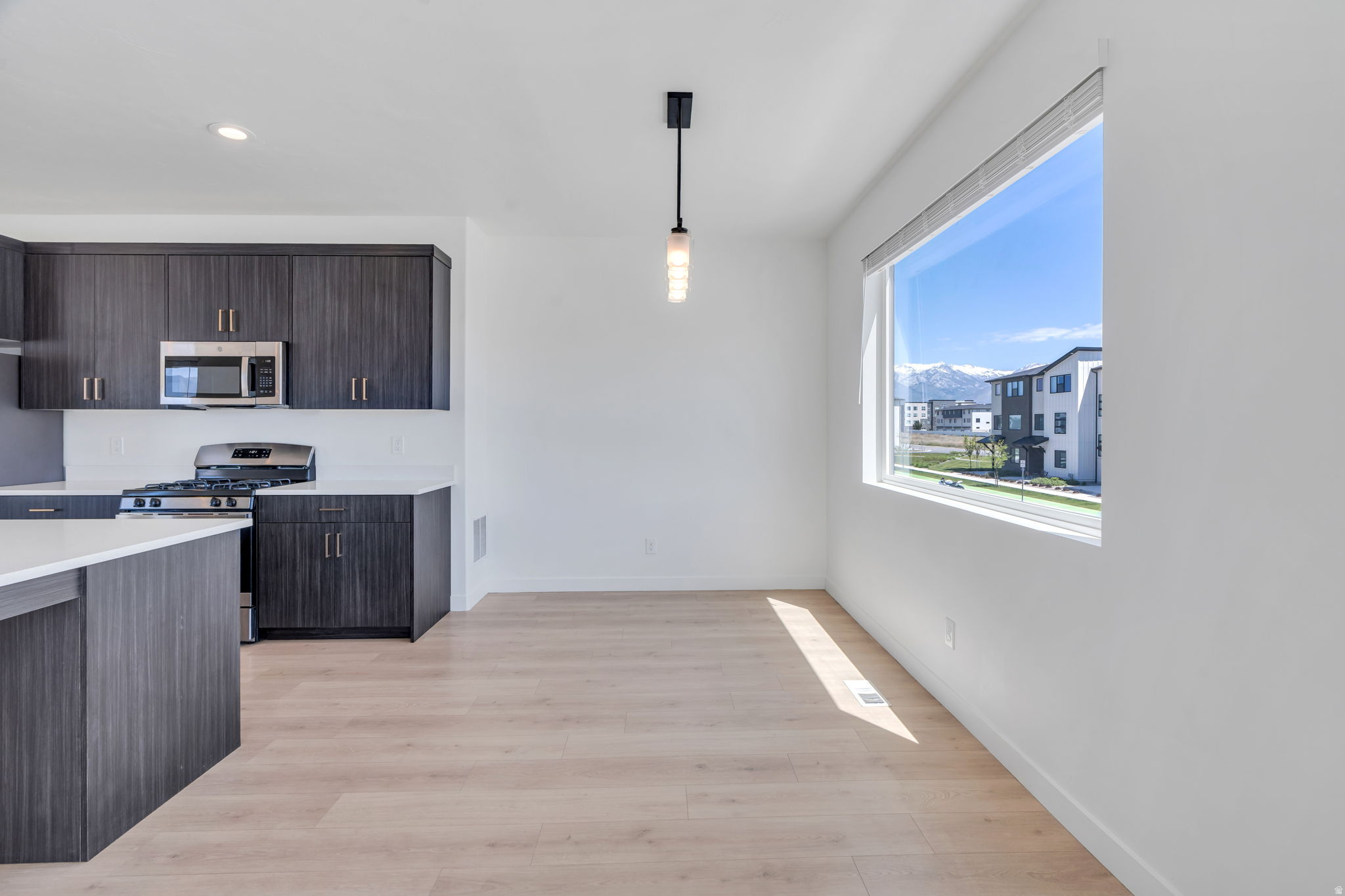 LAKESHORE LANDING - Residential