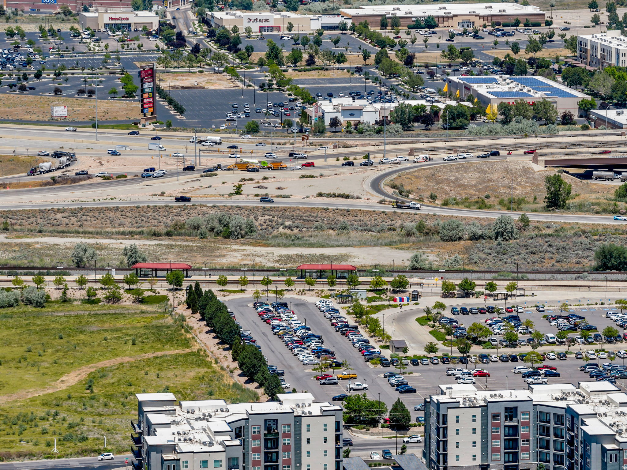 LAKESHORE LANDING - Residential