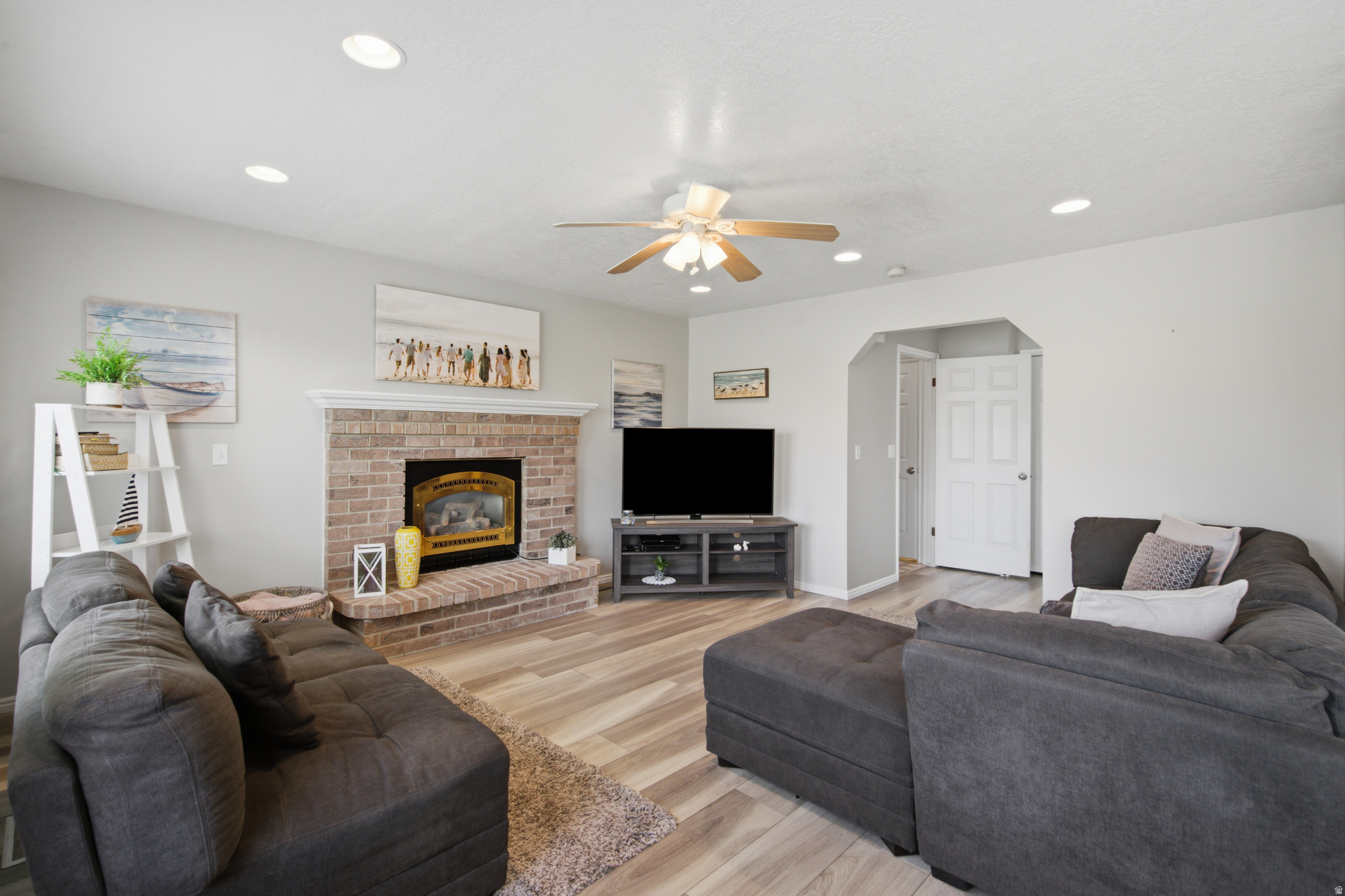 SUMMER CREST - Residential