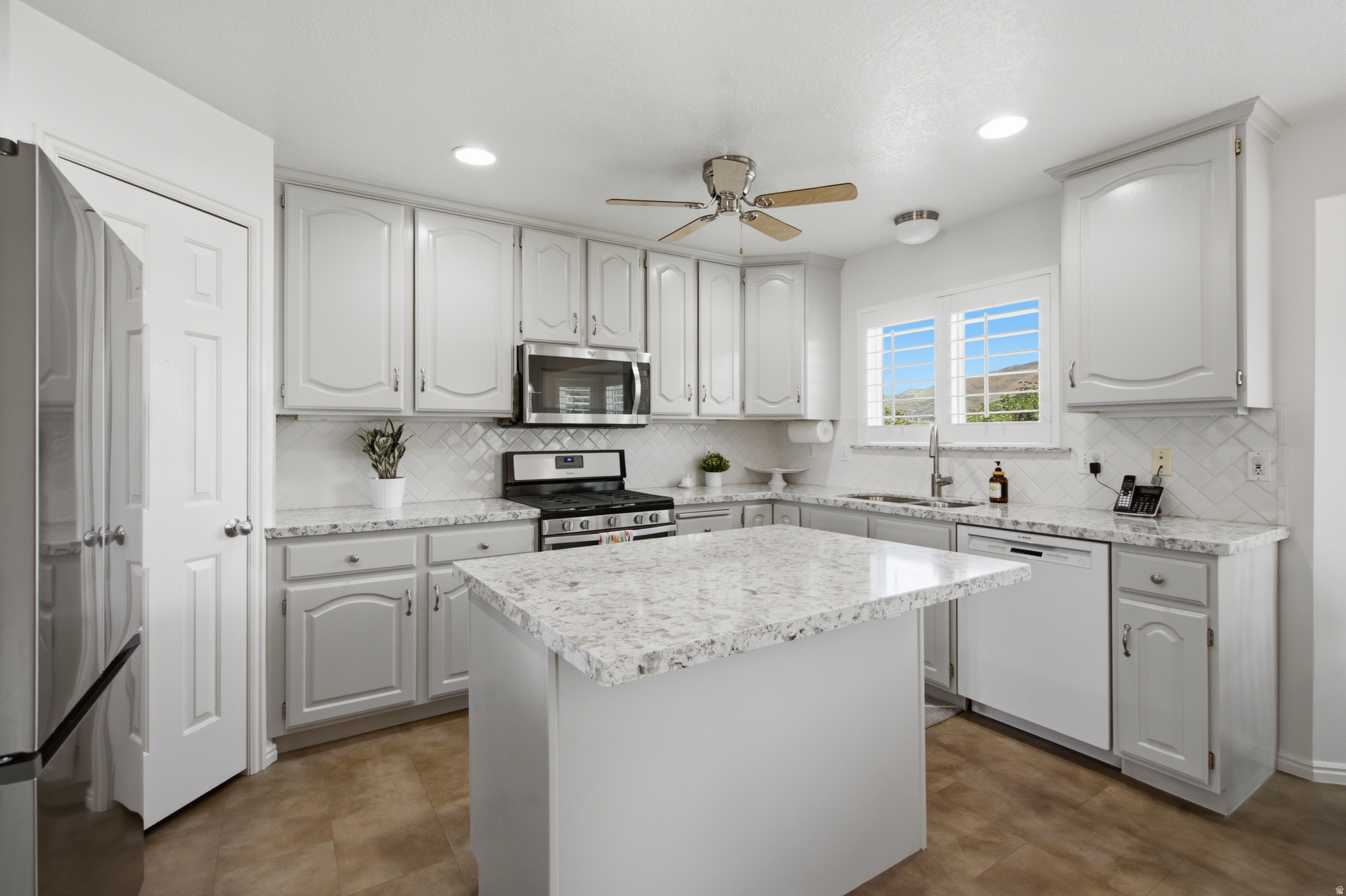 SUMMER CREST - Residential