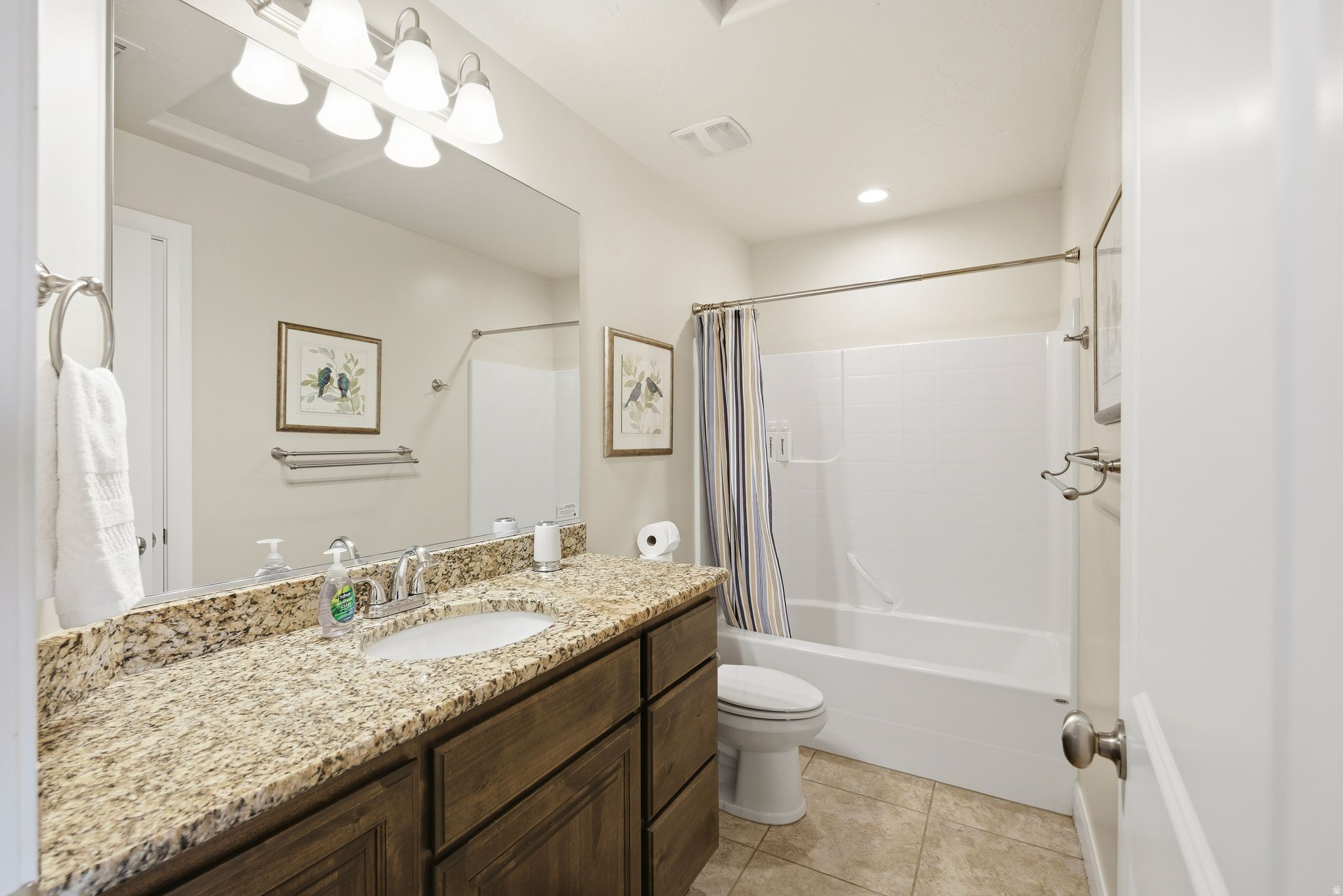 CORAL RIDGE TOWNHOME - Residential