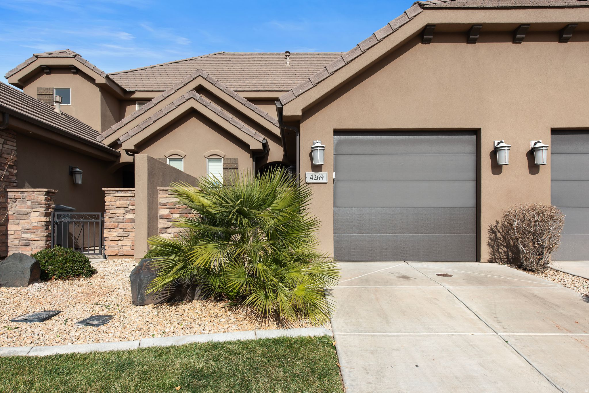CORAL RIDGE TOWNHOME - Residential