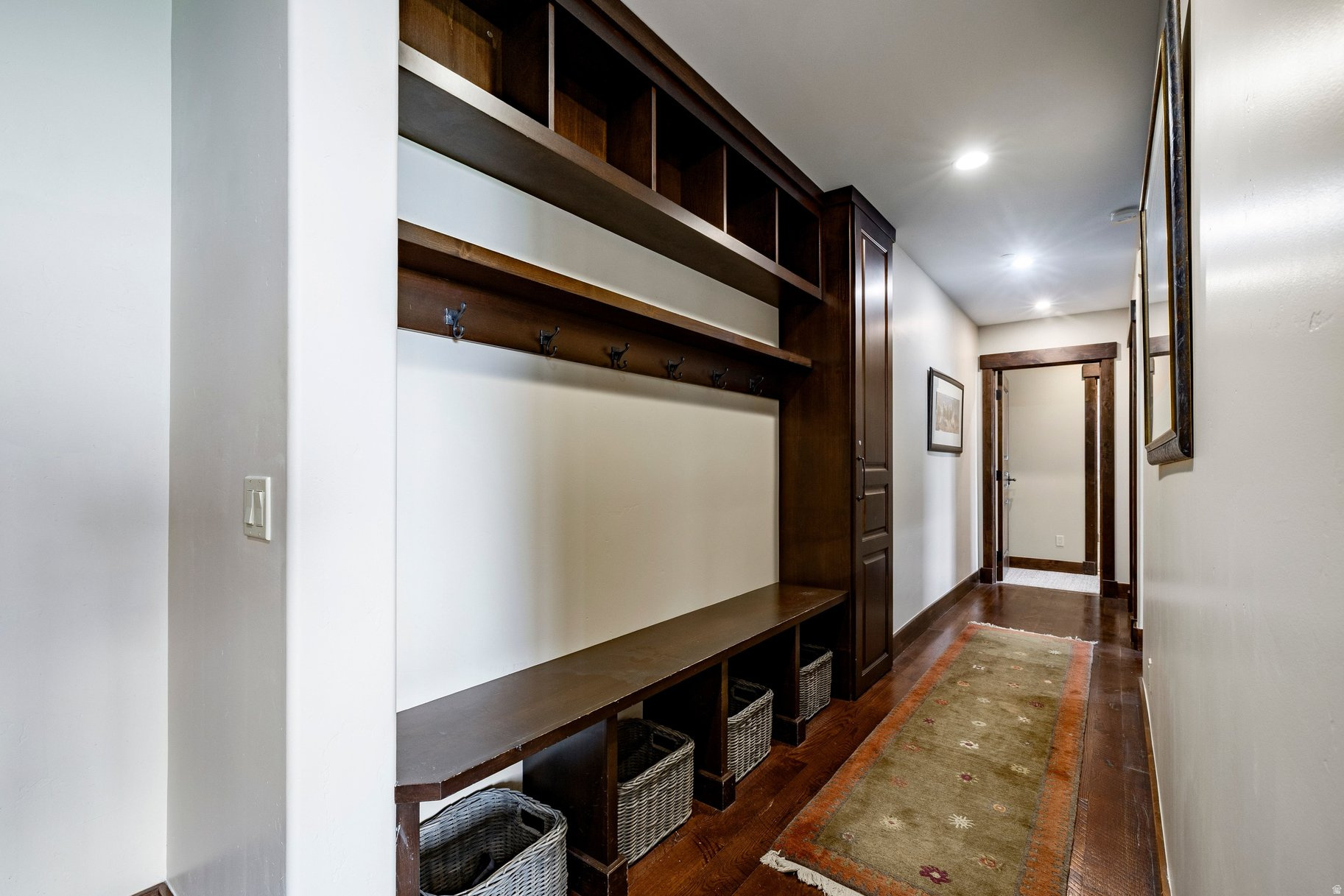 SPIRO CONDOMINIUMS - Residential