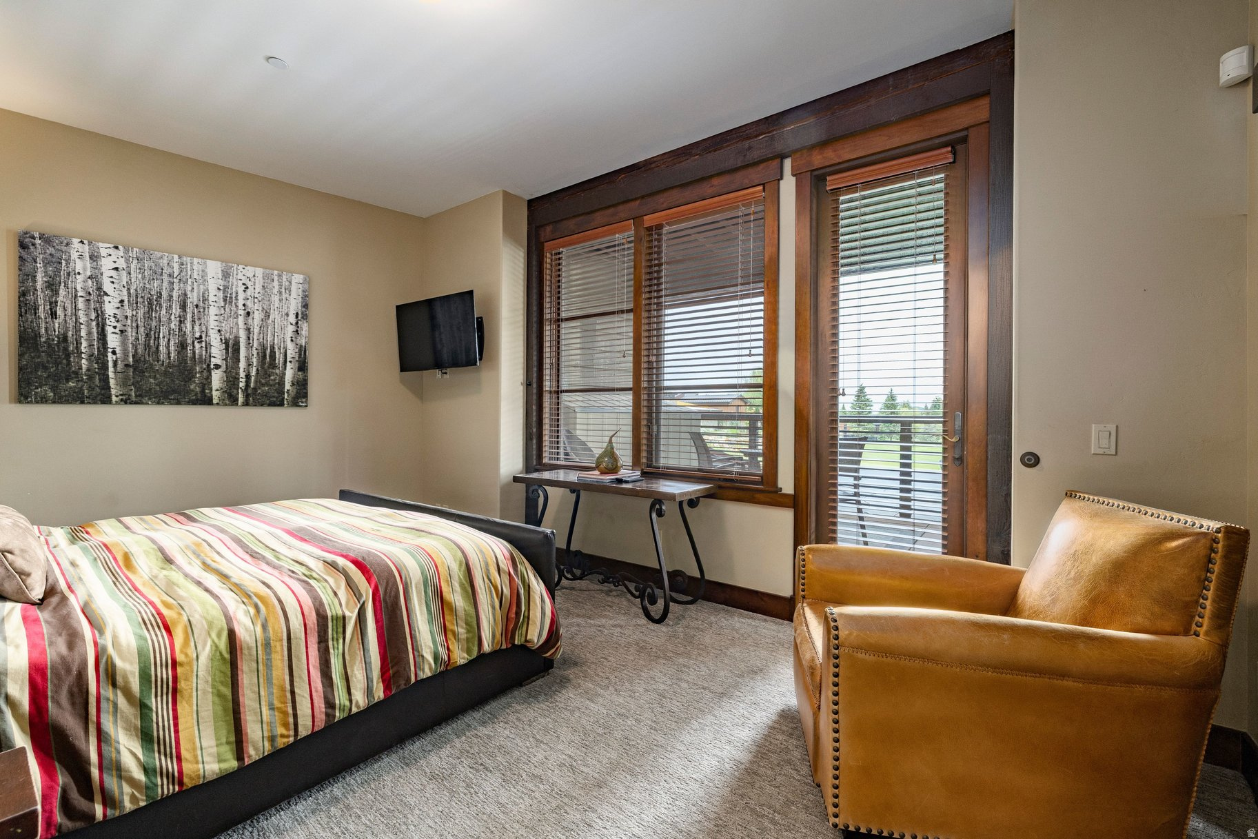SPIRO CONDOMINIUMS - Residential