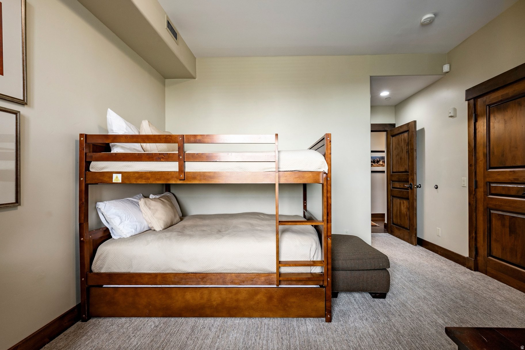 SPIRO CONDOMINIUMS - Residential
