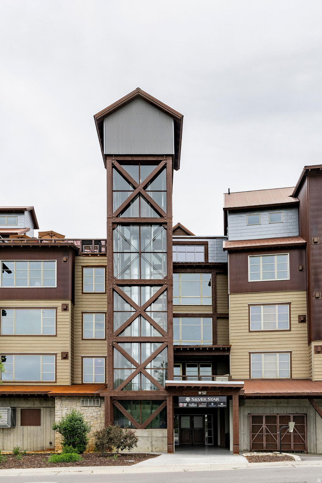 SPIRO CONDOMINIUMS - Residential