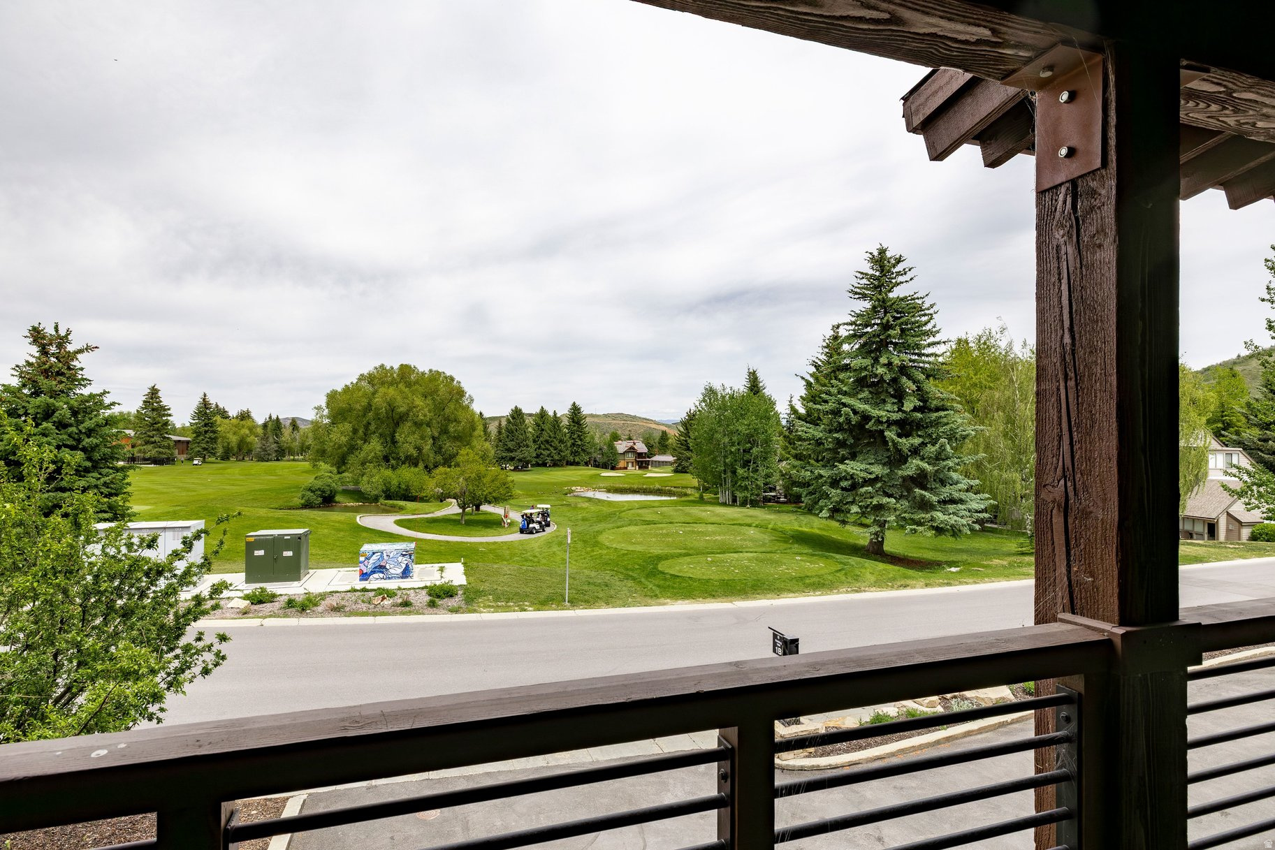 SPIRO CONDOMINIUMS - Residential