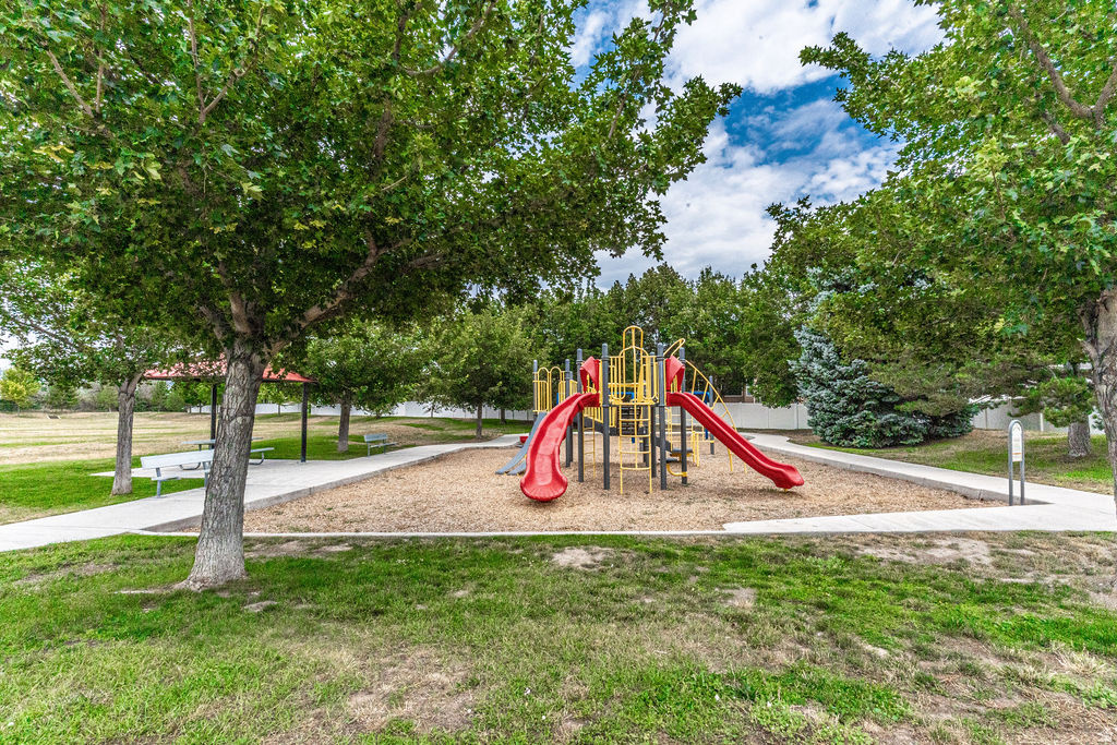 CRANBERRY HILL - Residential