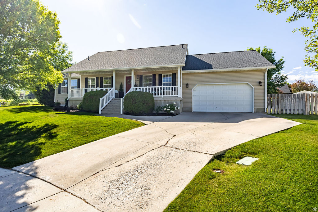 COUNTRY GARDEN ESTATES - Residential