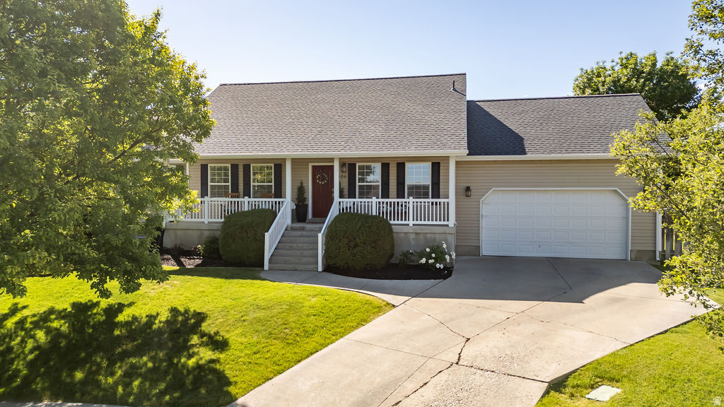 COUNTRY GARDEN ESTATES - Residential