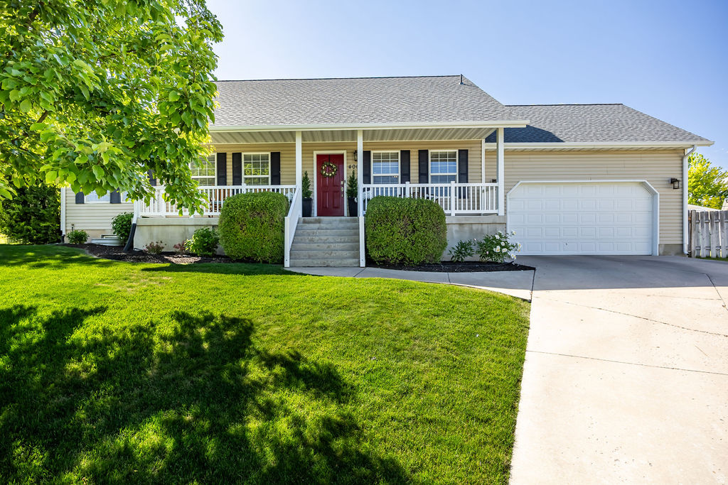 COUNTRY GARDEN ESTATES - Residential