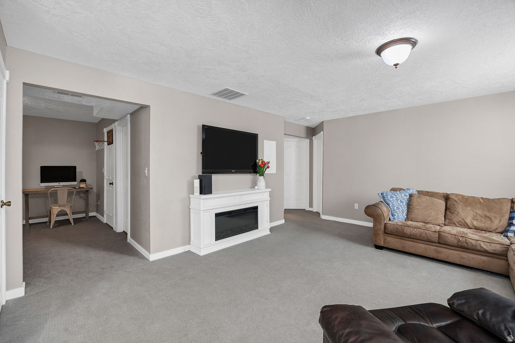 COUNTRY GARDEN ESTATES - Residential