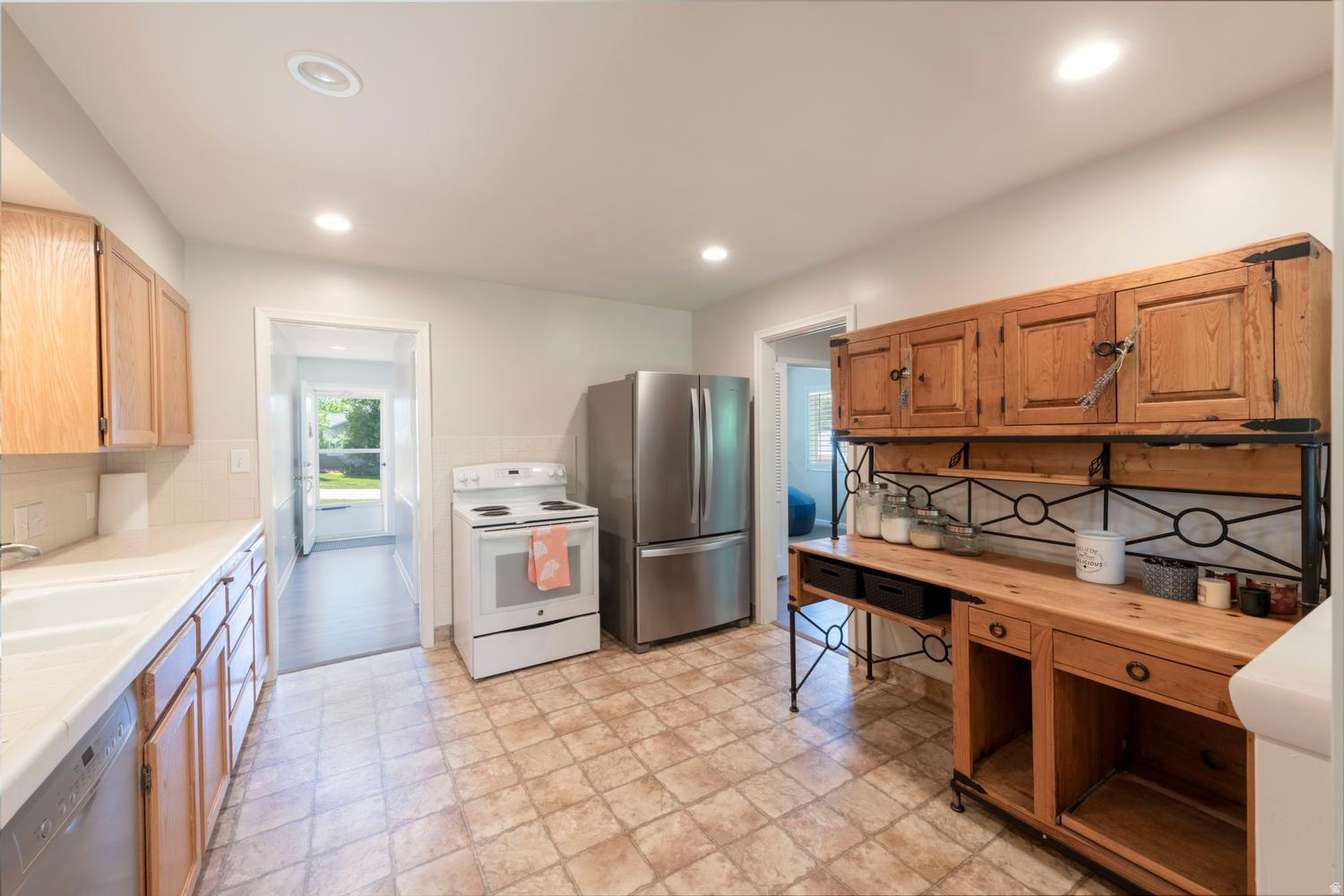 BEACON HEIGHTS - Residential