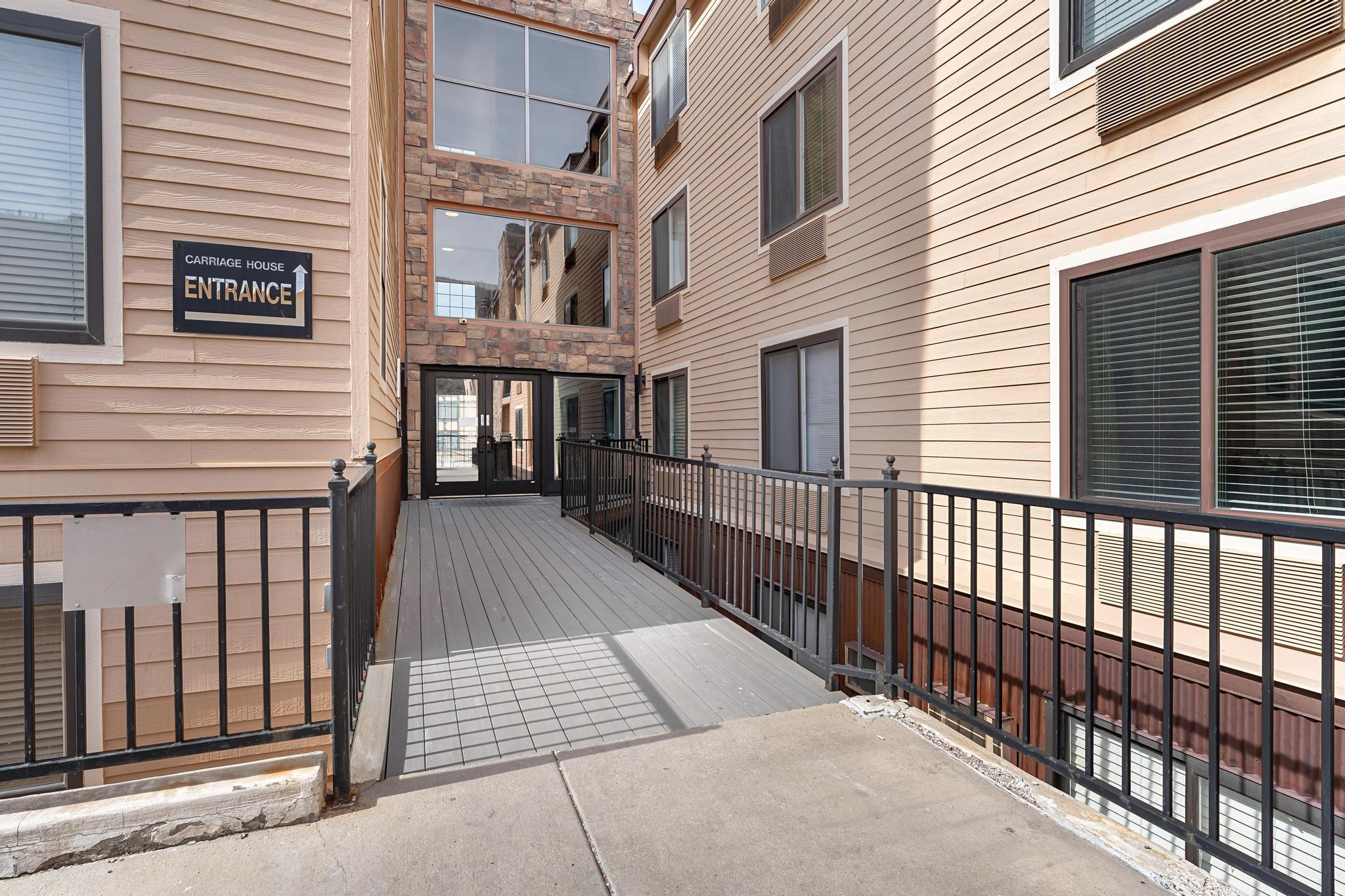 CARRIAGE HOUSE CONDOMINIUMS - Residential