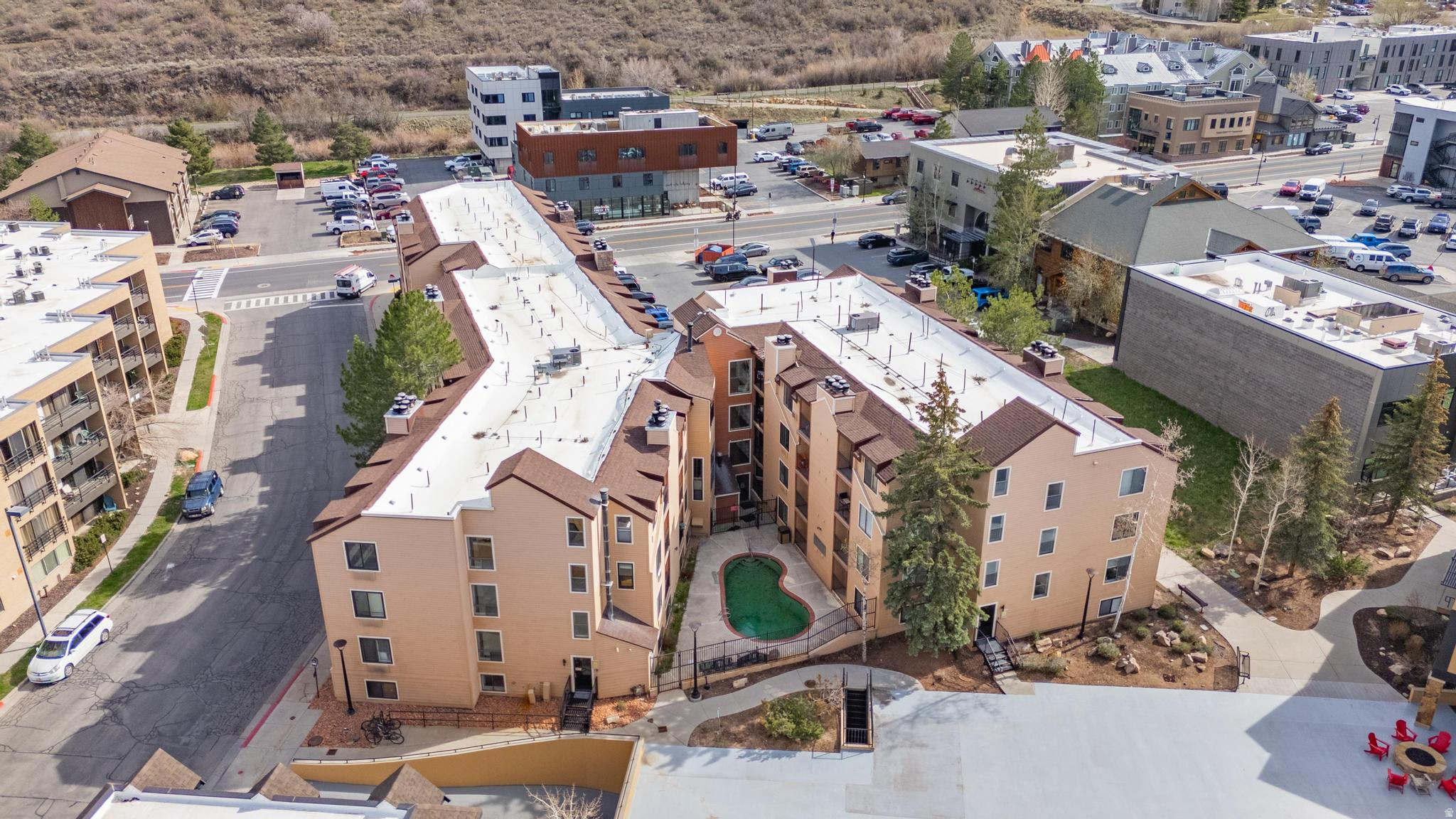 CARRIAGE HOUSE CONDOMINIUMS - Residential