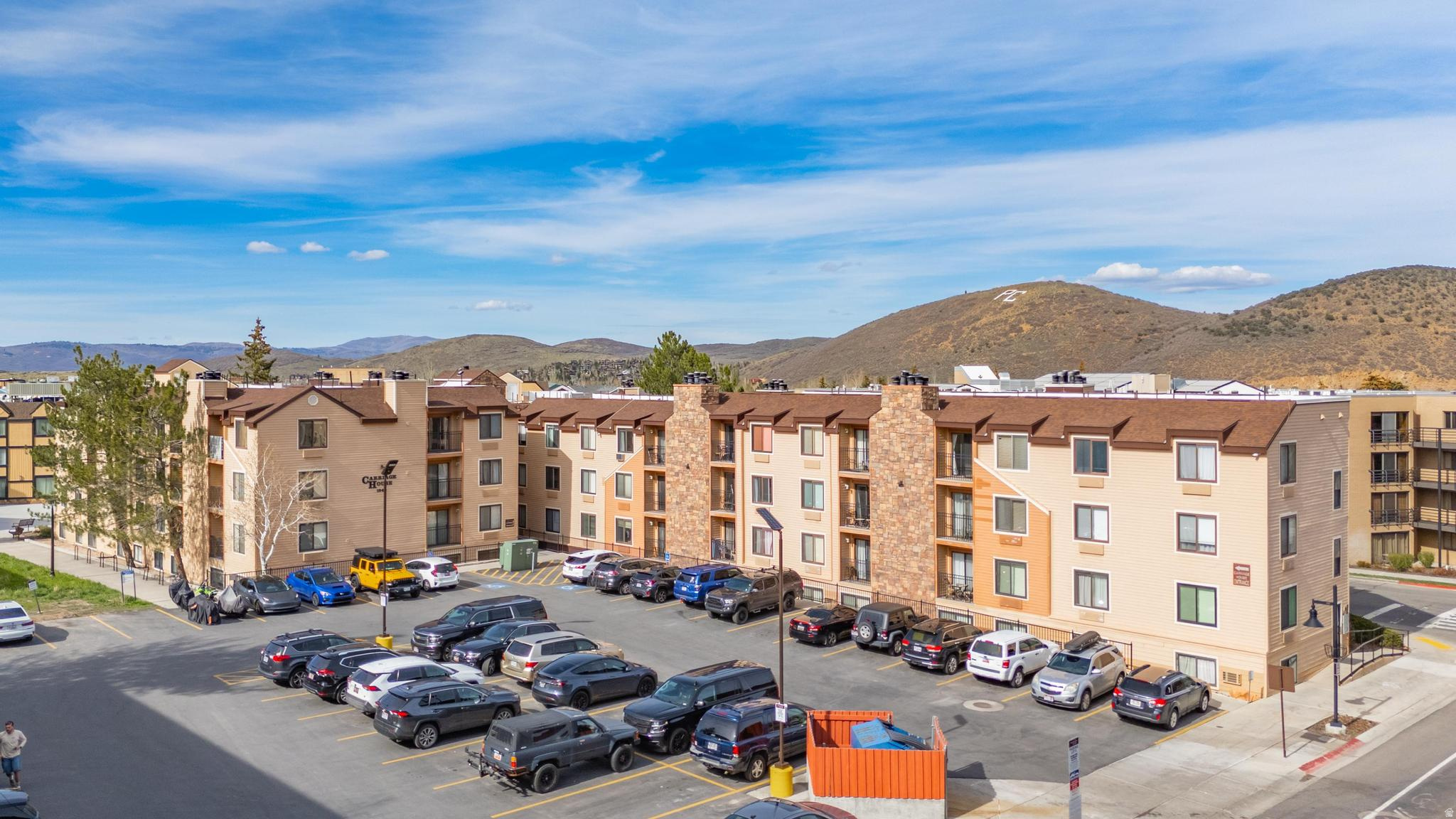 CARRIAGE HOUSE CONDOMINIUMS - Residential