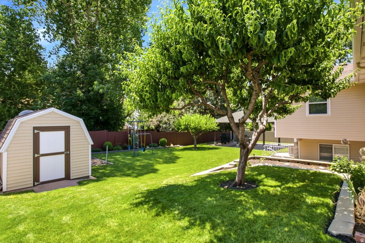 EASTWOOD ESTATES - Residential
