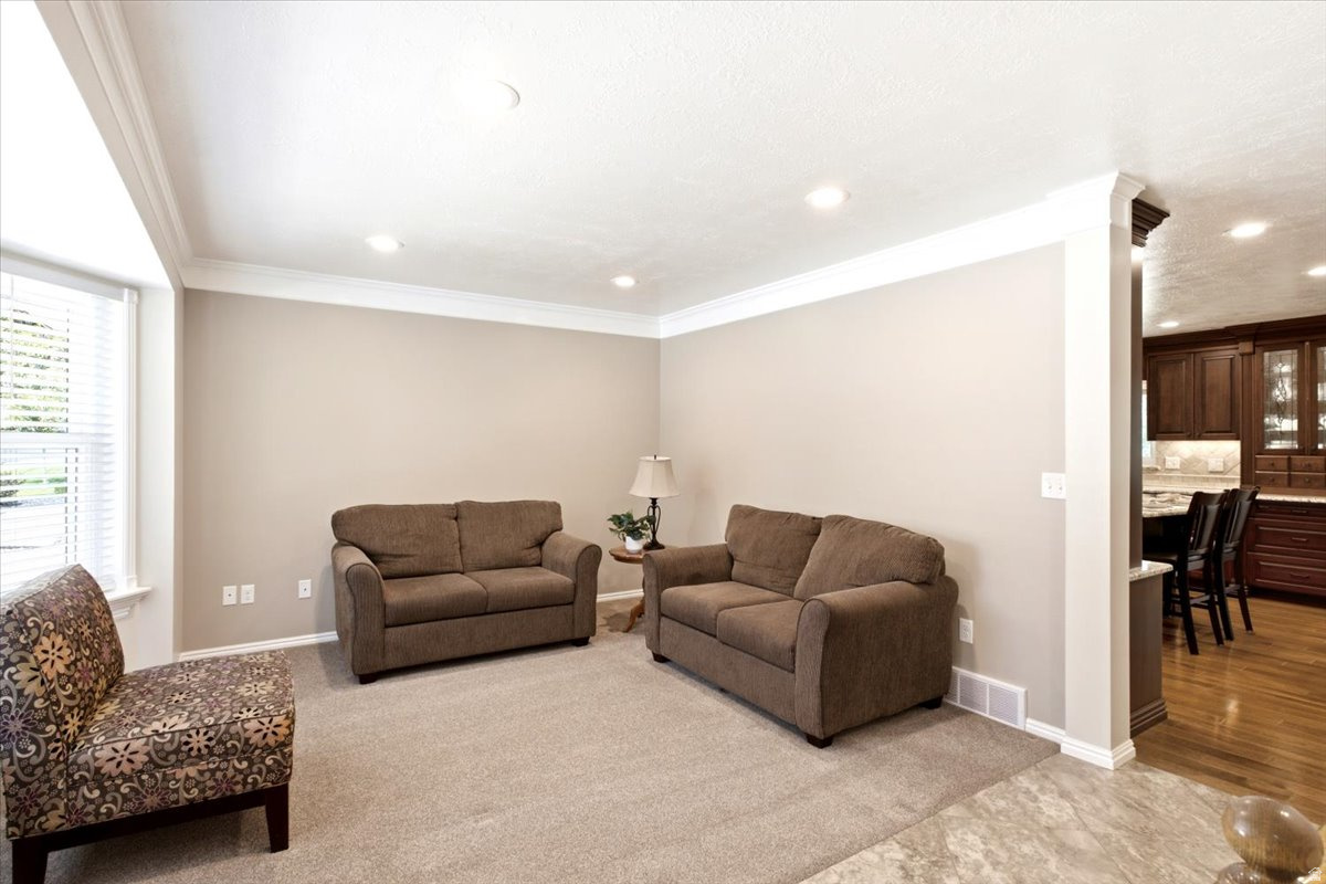EASTWOOD ESTATES - Residential