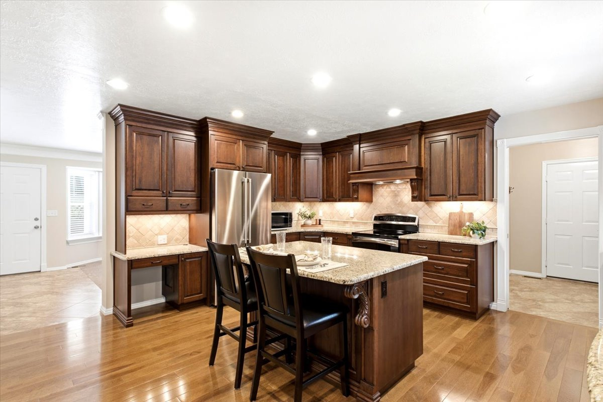 EASTWOOD ESTATES - Residential