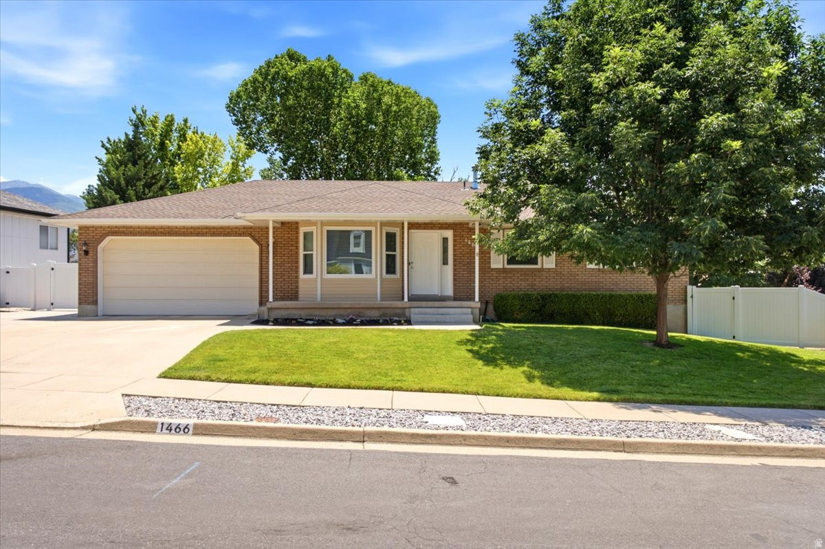 EASTWOOD ESTATES - Residential