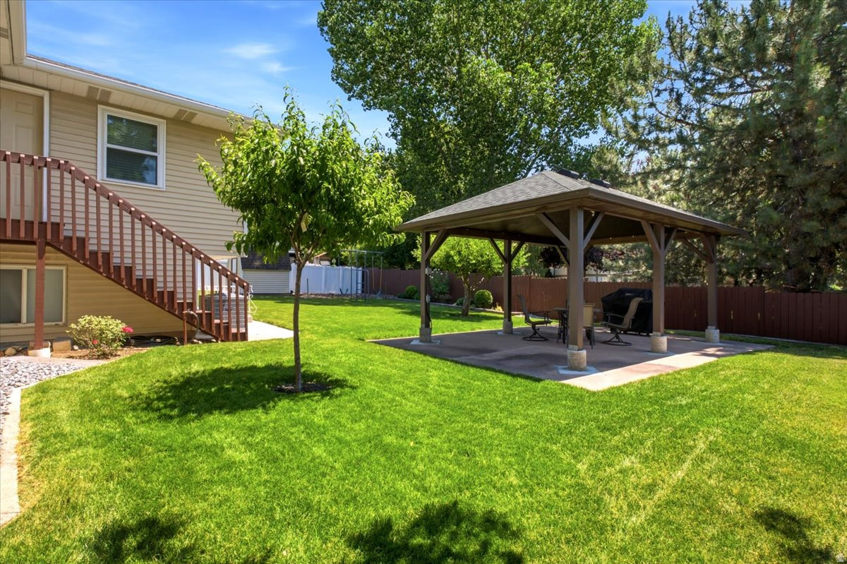 EASTWOOD ESTATES - Residential