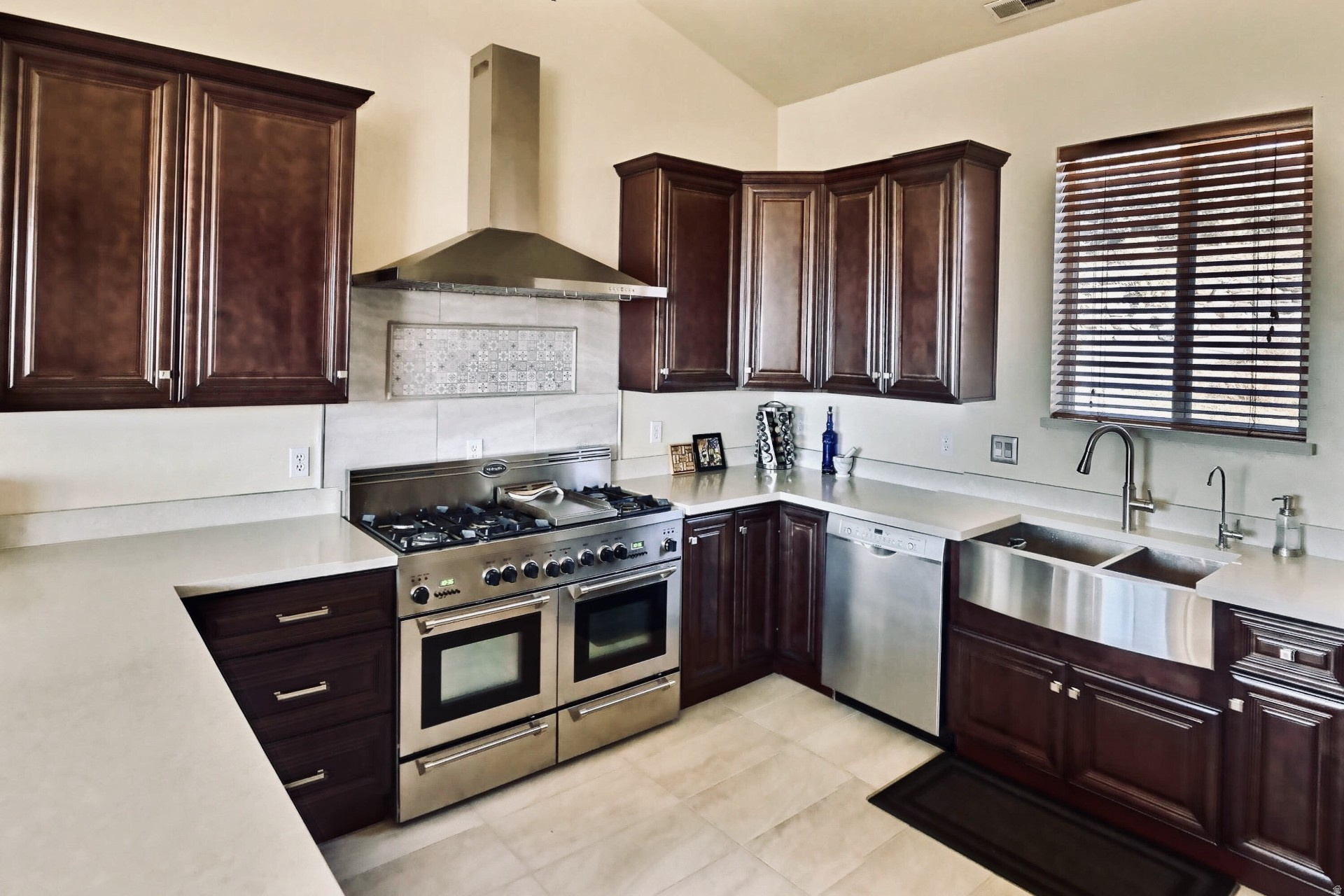 VALLEY HILLS ESTATES - Residential