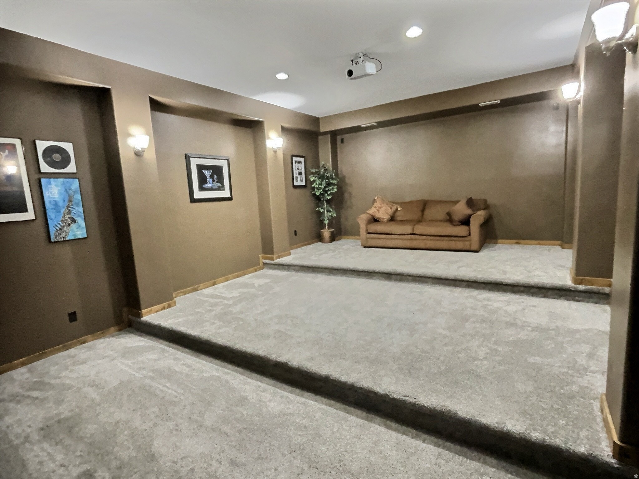 VALLEY HILLS ESTATES - Residential