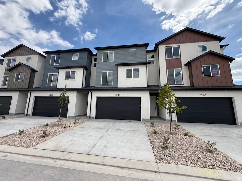 TOWNS AT BRYLEE FARMS - Residential