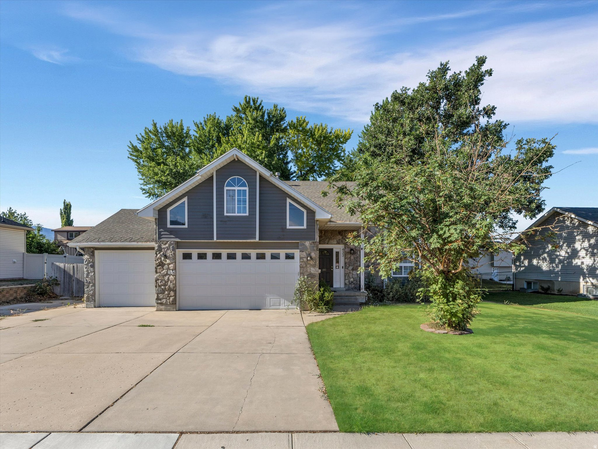 THE PINES - Residential