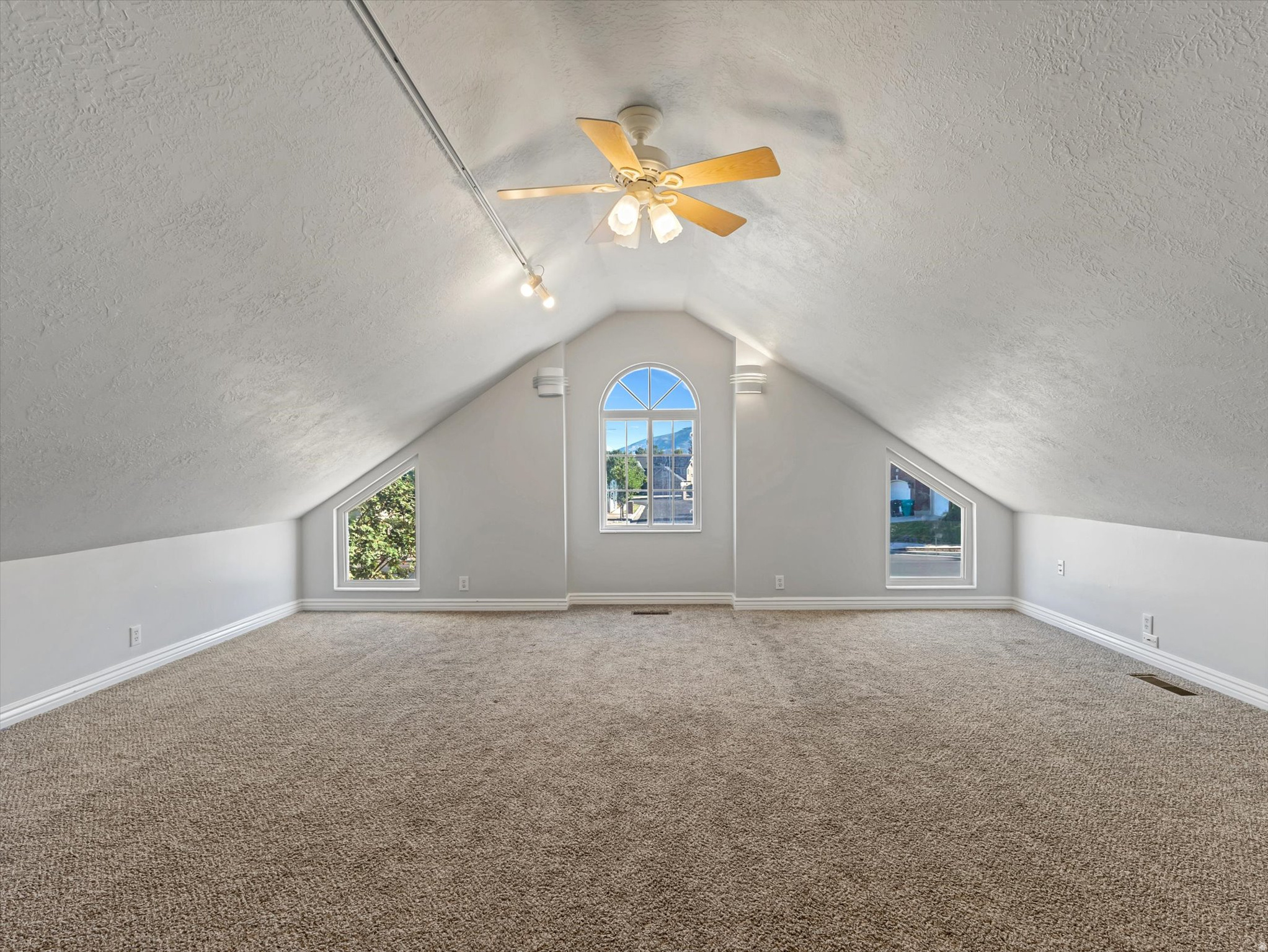 THE PINES - Residential