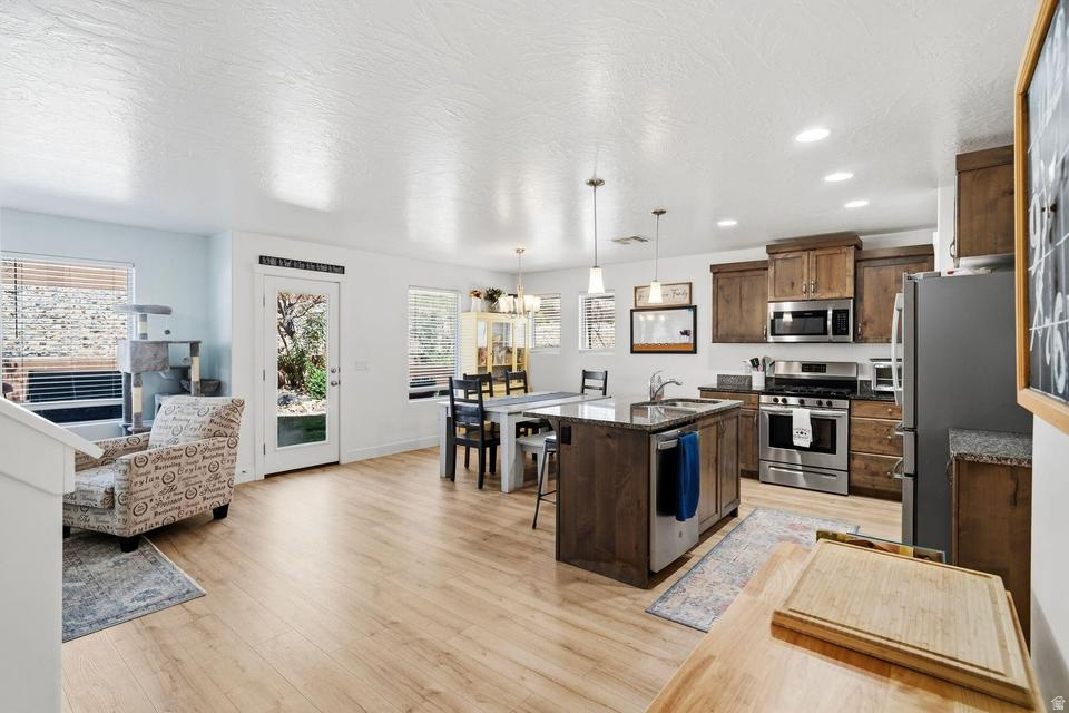DESERT HOLLOW PH 1 - Residential