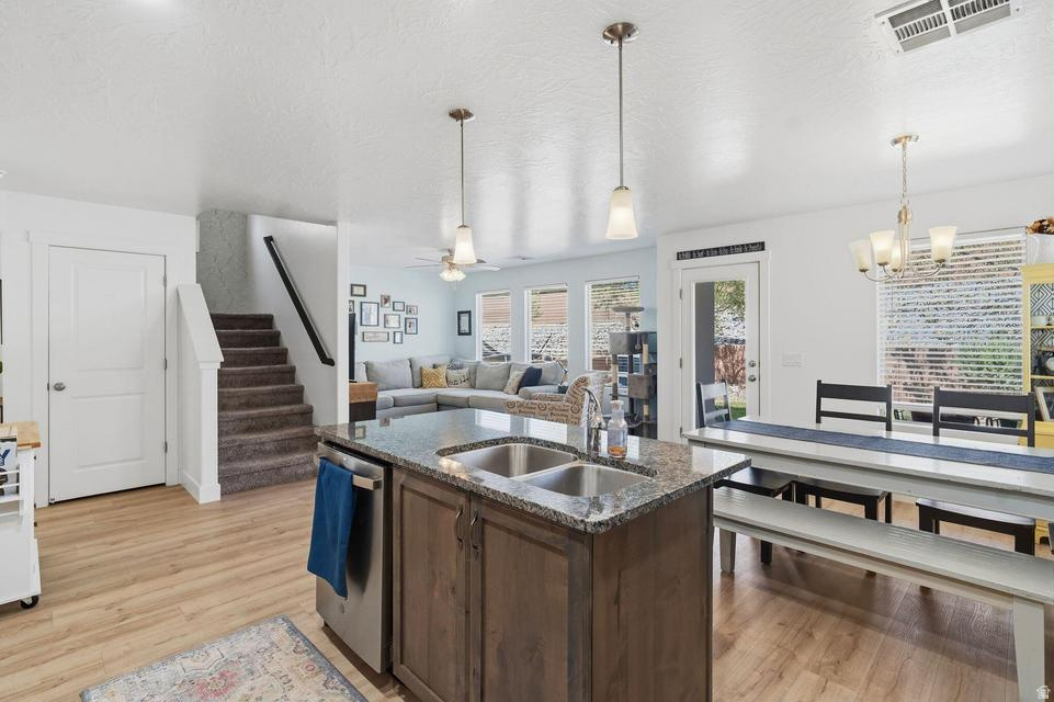 DESERT HOLLOW PH 1 - Residential