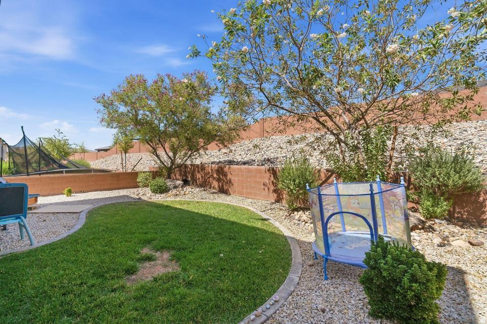 DESERT HOLLOW PH 1 - Residential
