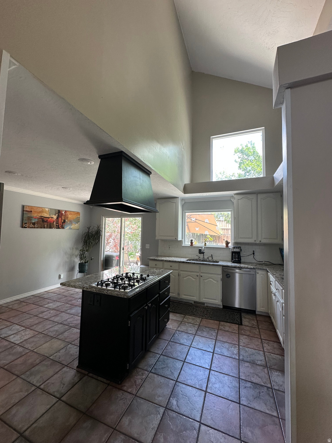 CRESCENT VISTA - Residential