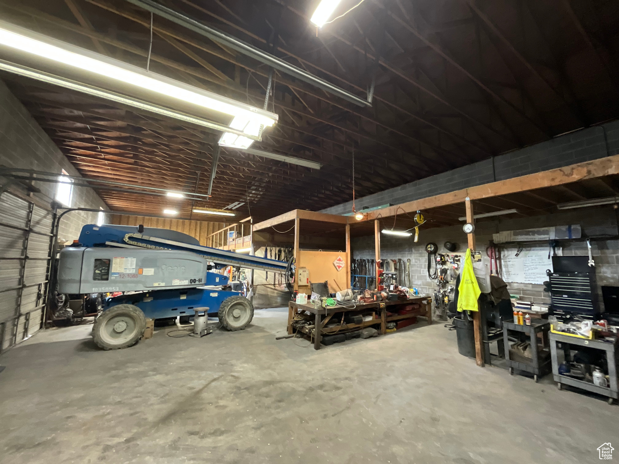 3300 SOUTH U-STORE-IT-HERE - Commercial Lease