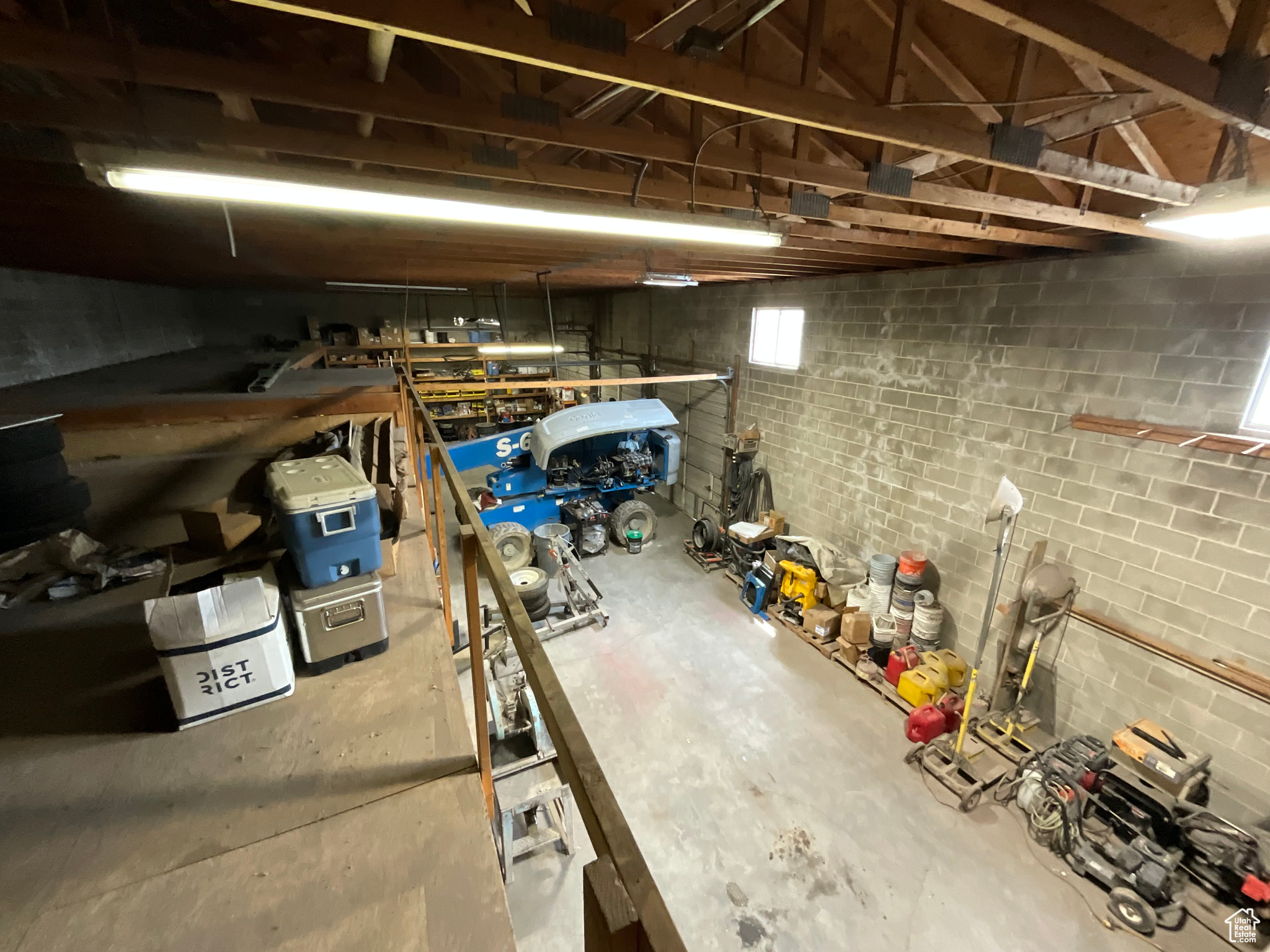 3300 SOUTH U-STORE-IT-HERE - Commercial Lease