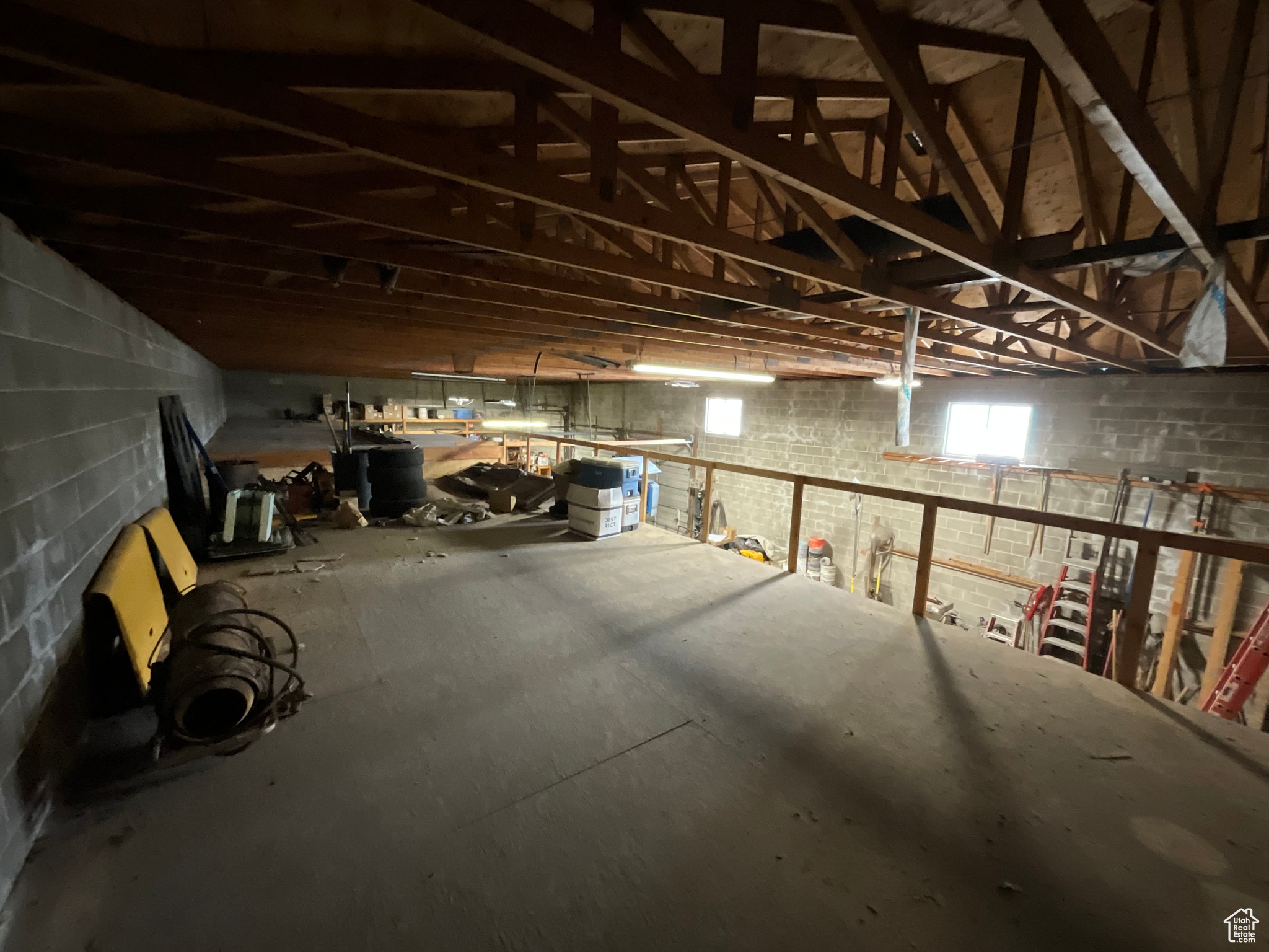 3300 SOUTH U-STORE-IT-HERE - Commercial Lease