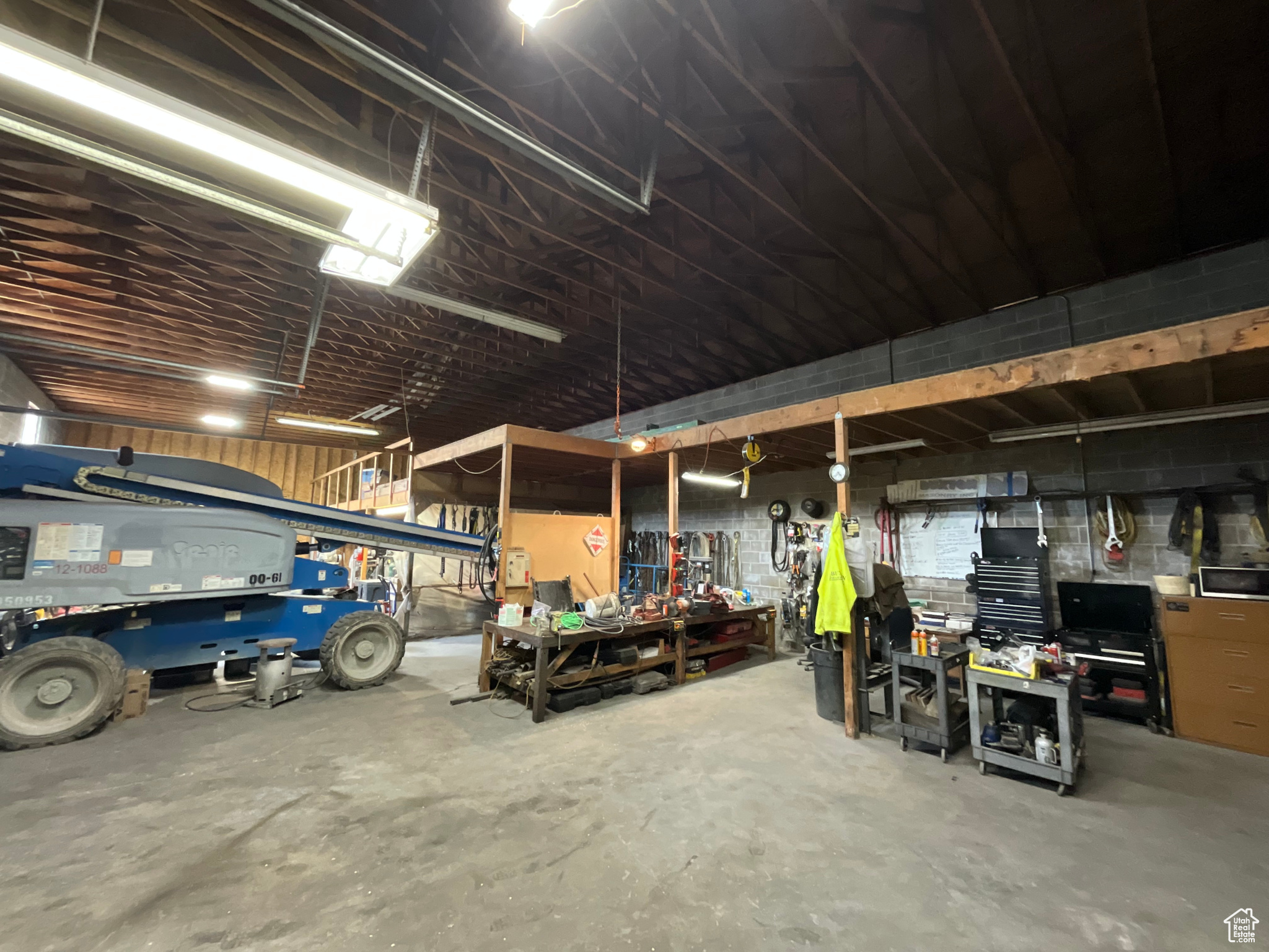 3300 SOUTH U-STORE-IT-HERE - Commercial Lease