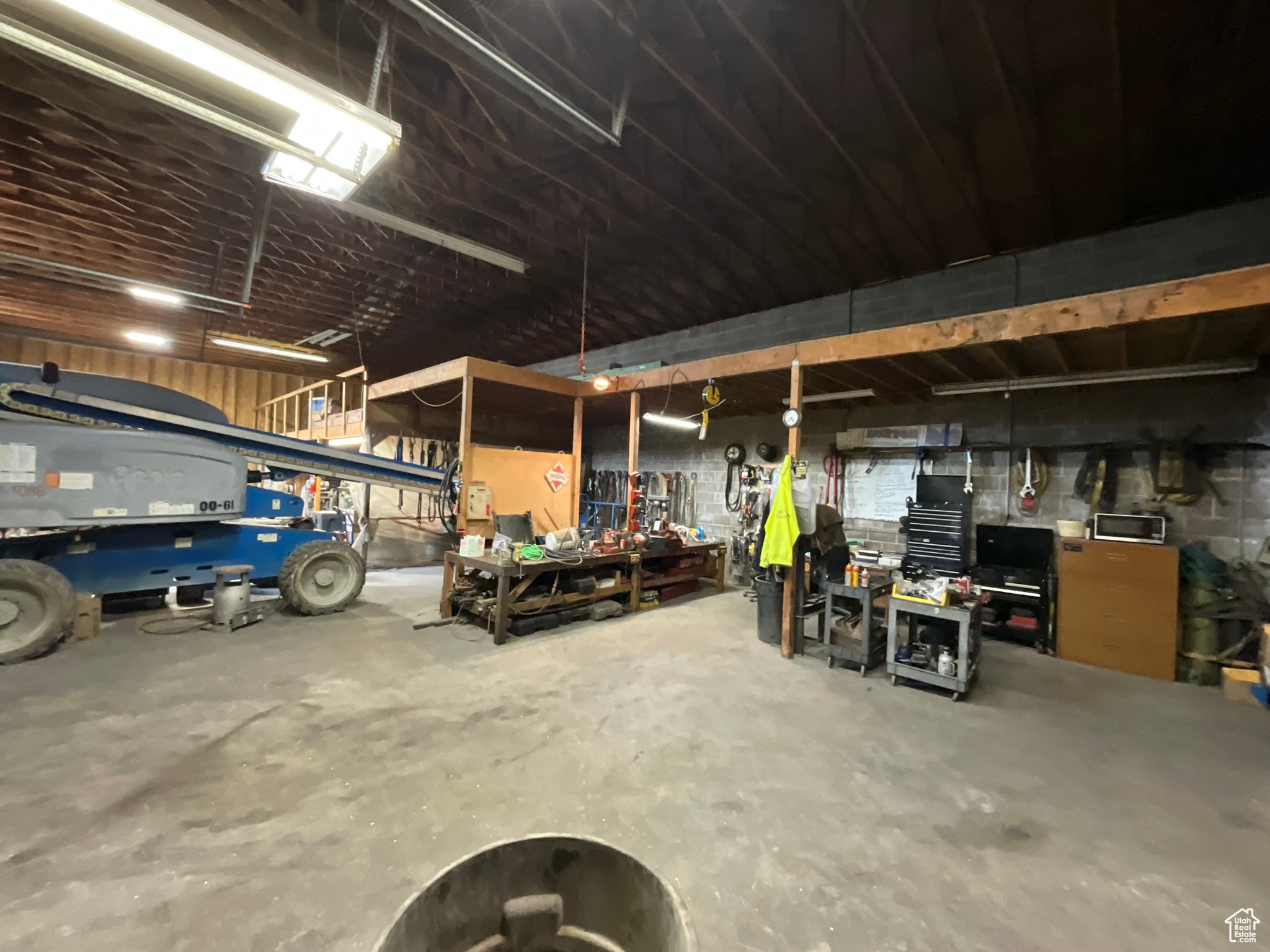 3300 SOUTH U-STORE-IT-HERE - Commercial Lease