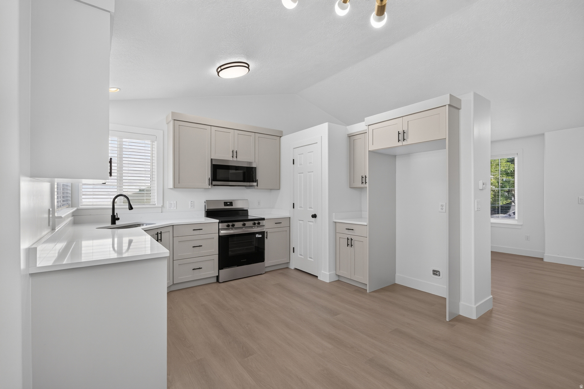 SUNRISE STATION - Residential