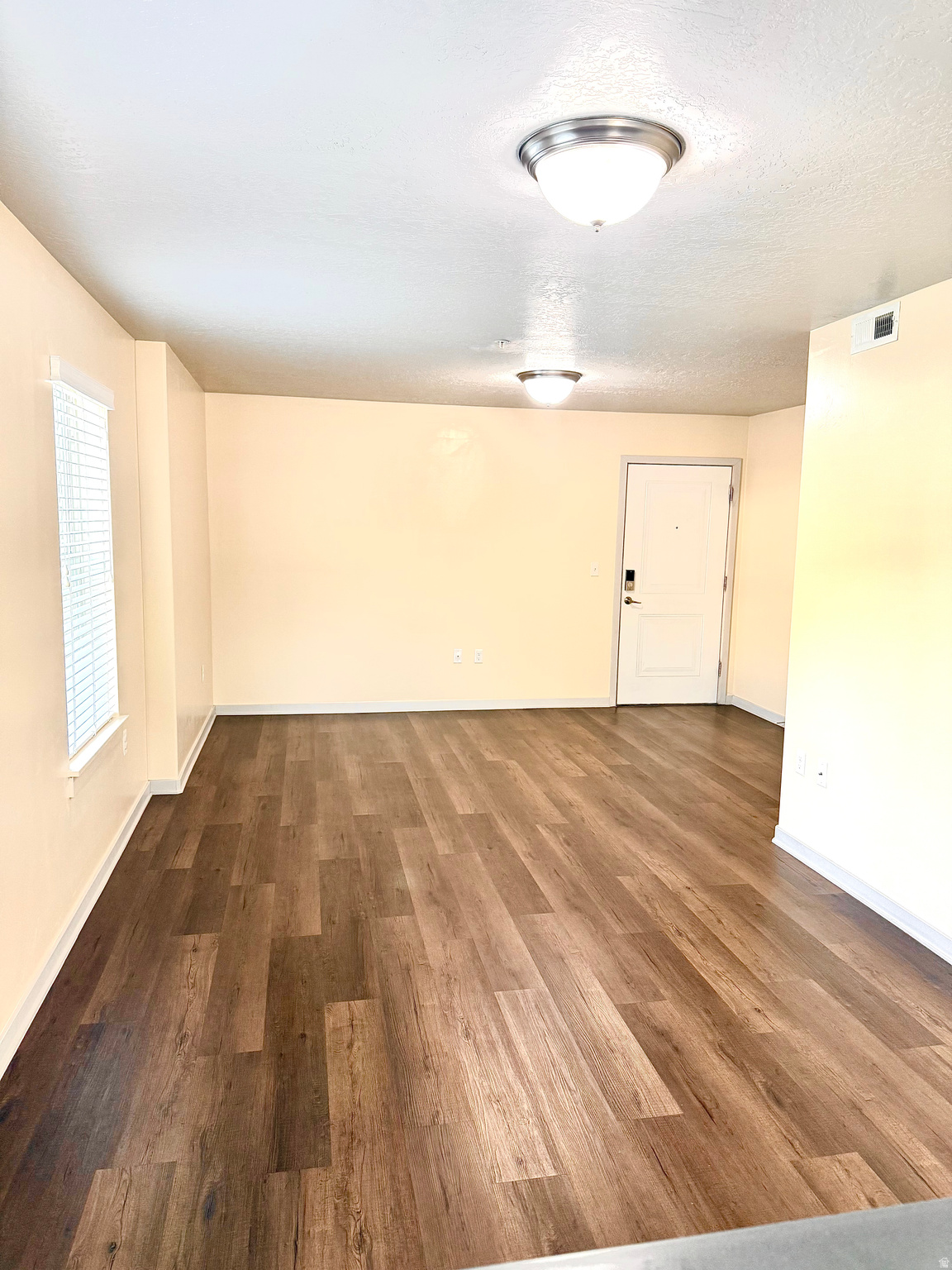 RUNNING HORSE - Residential