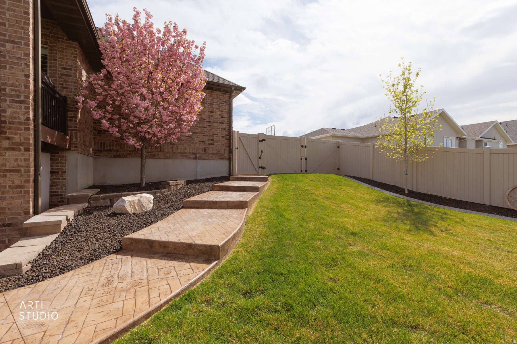 IRON FLATS - Residential