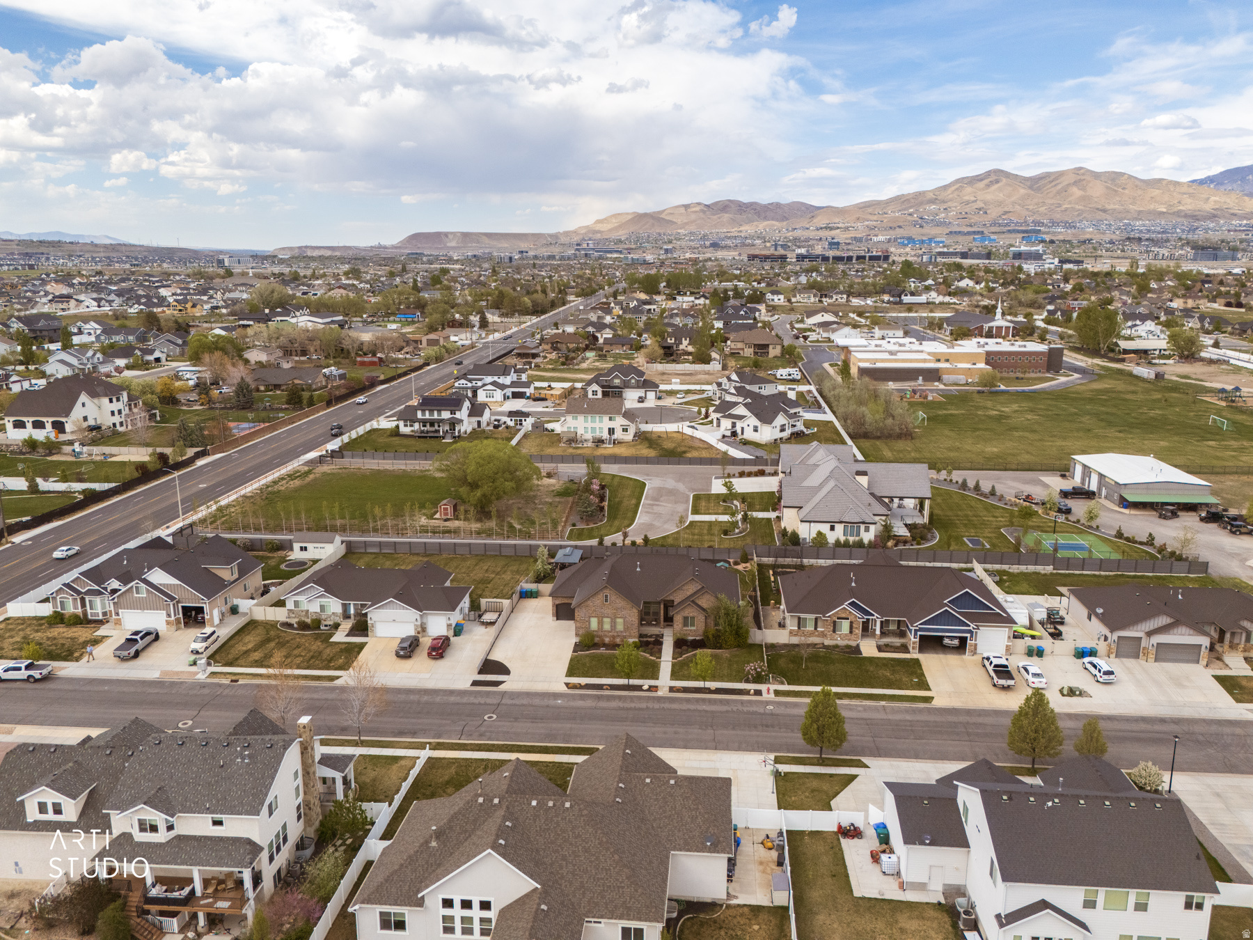 IRON FLATS - Residential