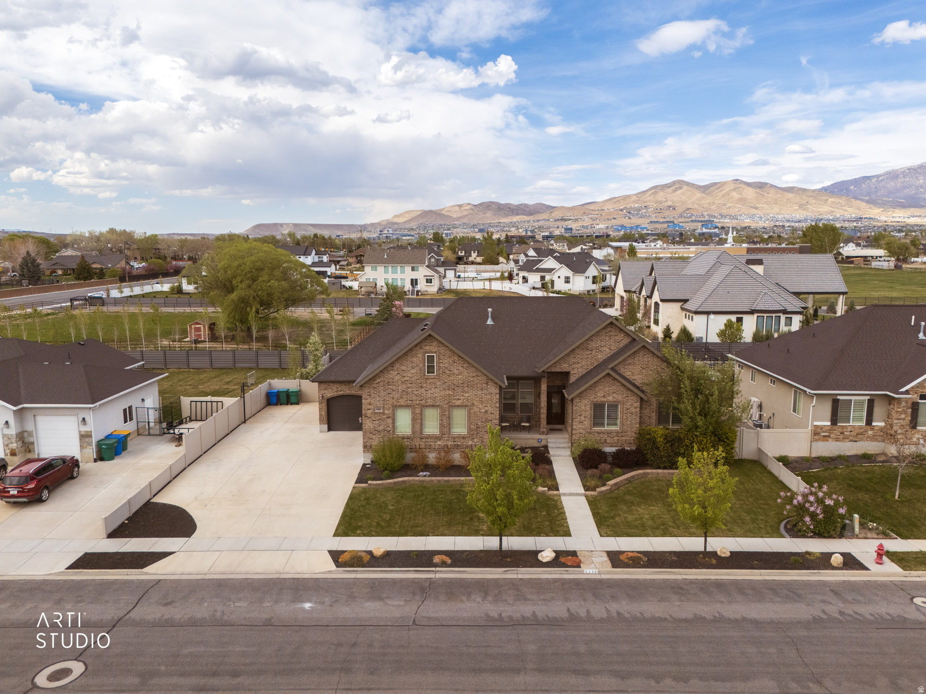 IRON FLATS - Residential