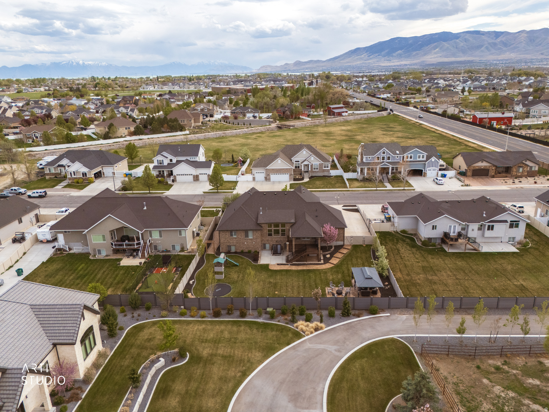 IRON FLATS - Residential