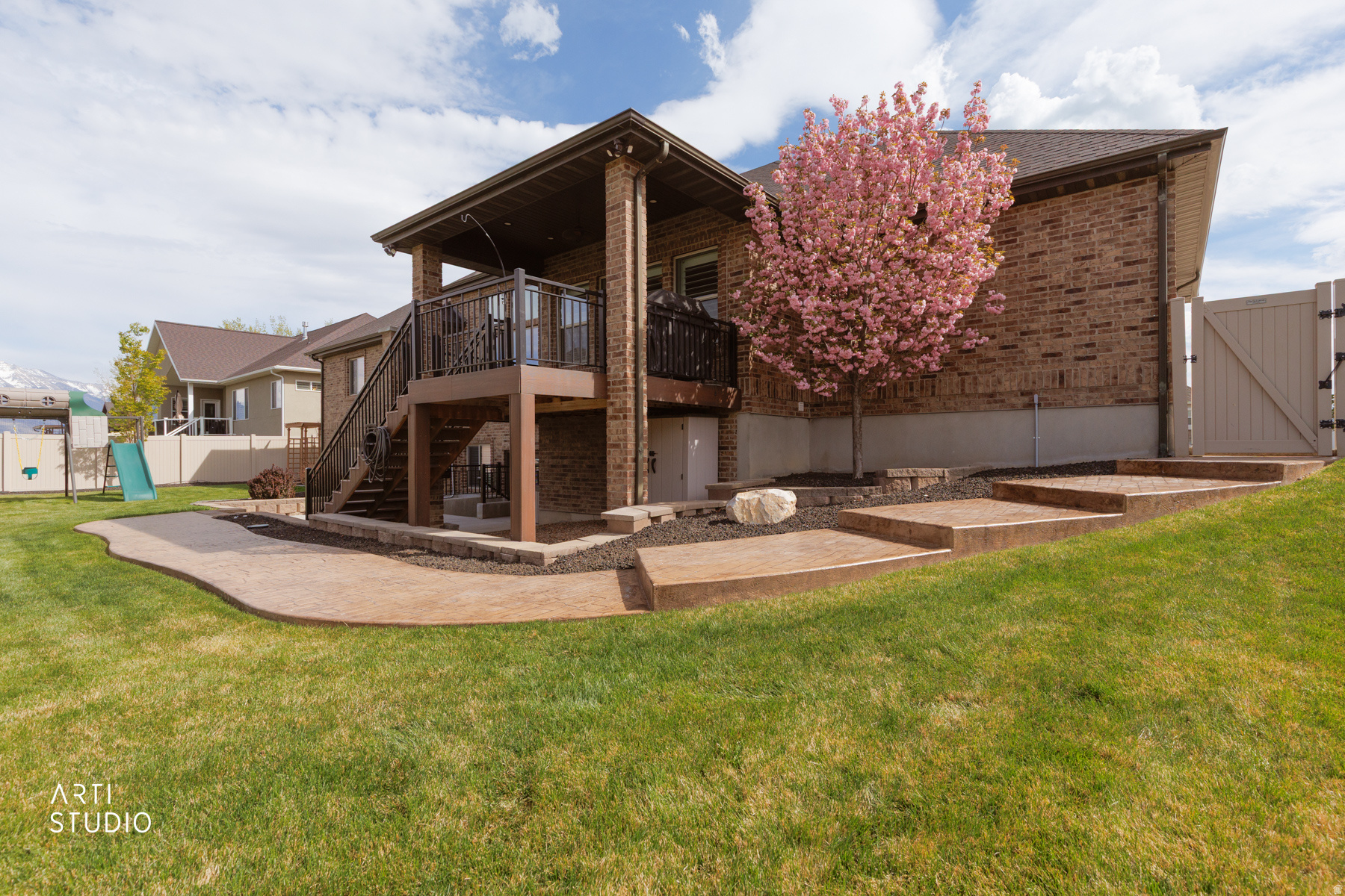 IRON FLATS - Residential